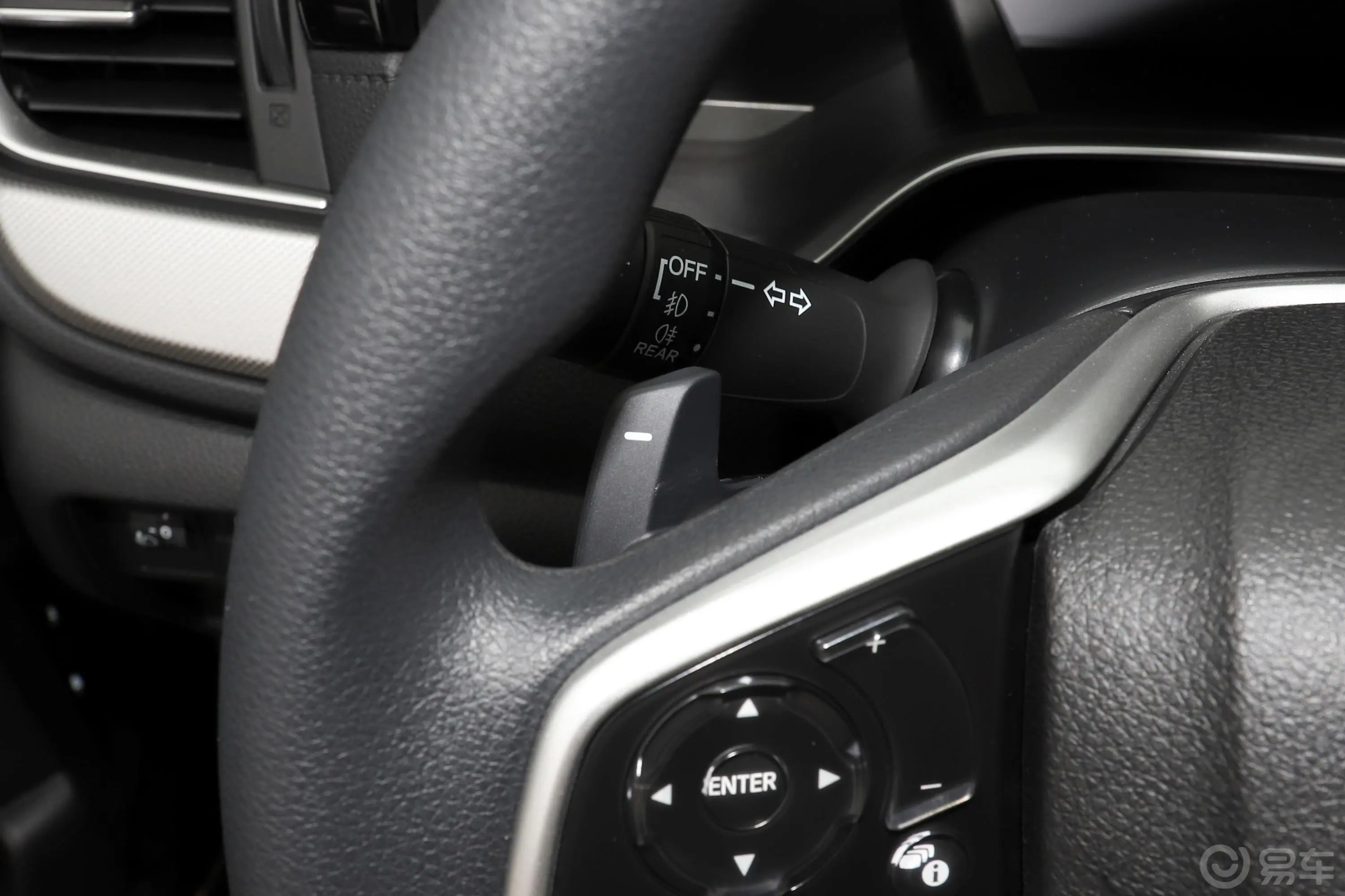 本田CR-V锐·混动 2.0L 两驱 净速版主驾驶位
