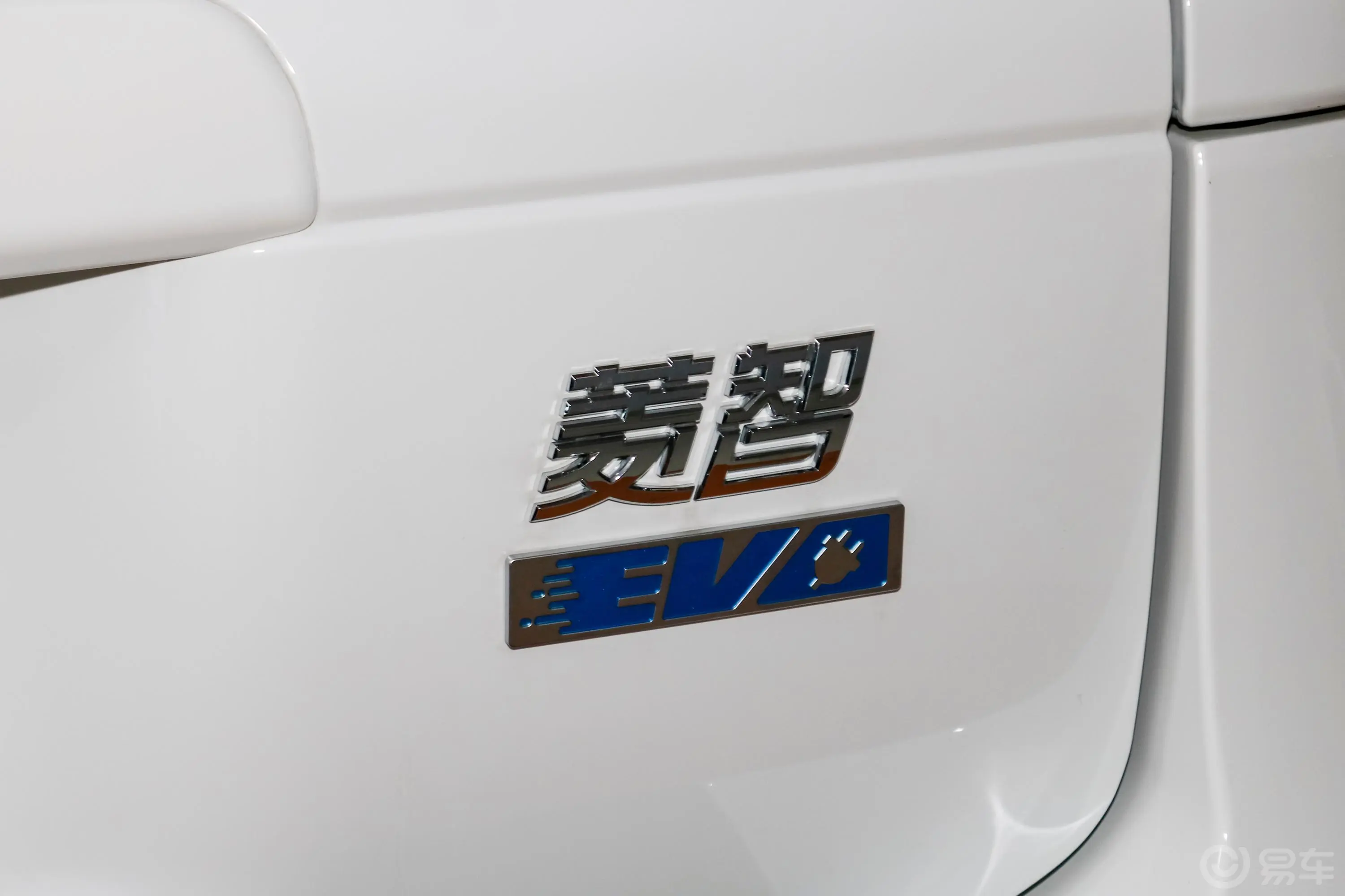 菱智M5 EV长航版 舒适型 5座外观