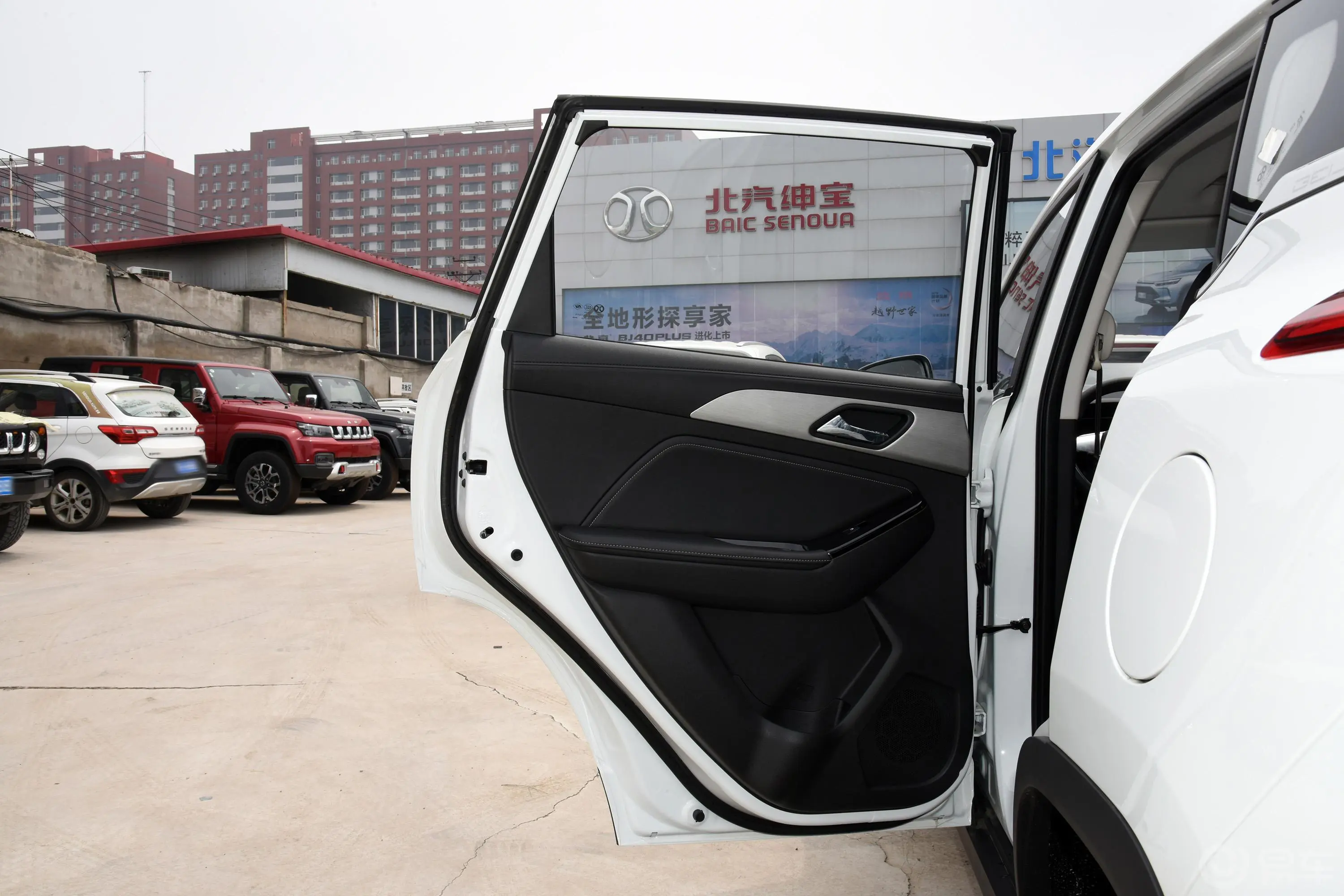 北京X31.5T 手动 荣耀版PLUS驾驶员侧后车门