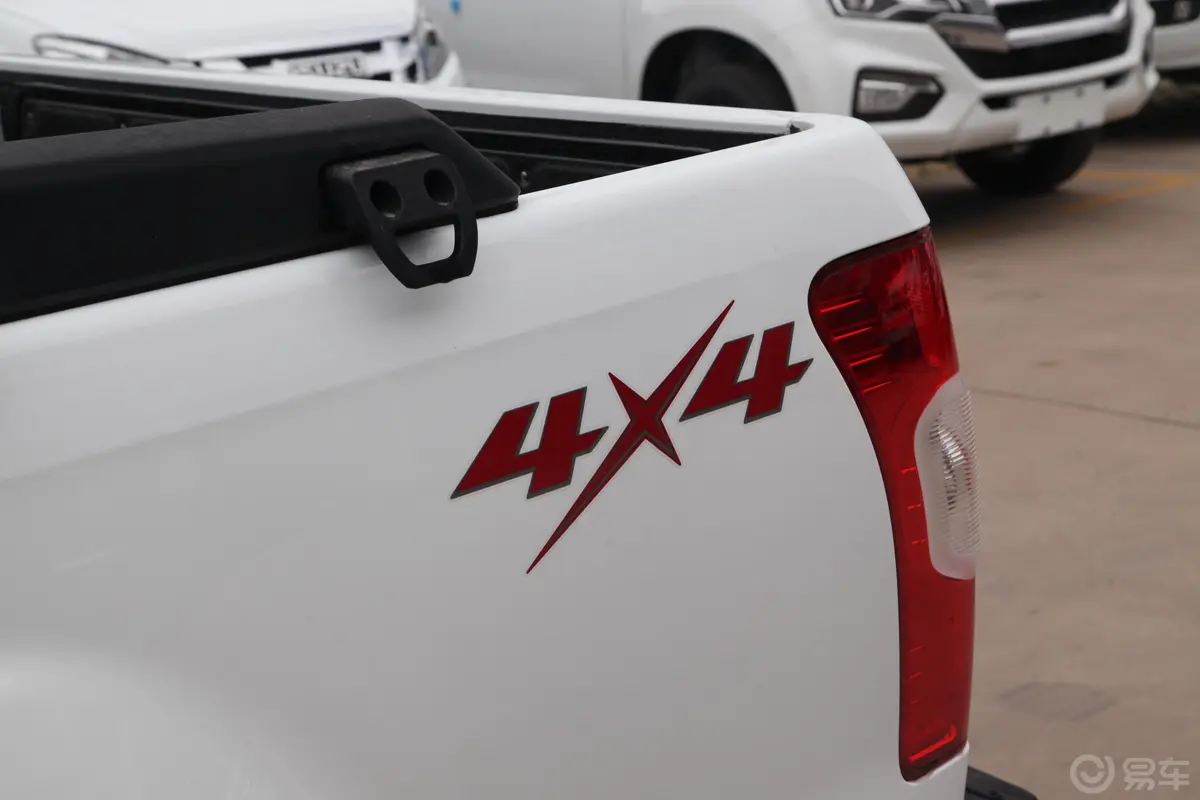 瑞迈S改款 加长版 2.5T 手动四驱领航版 柴油 国VI外观细节