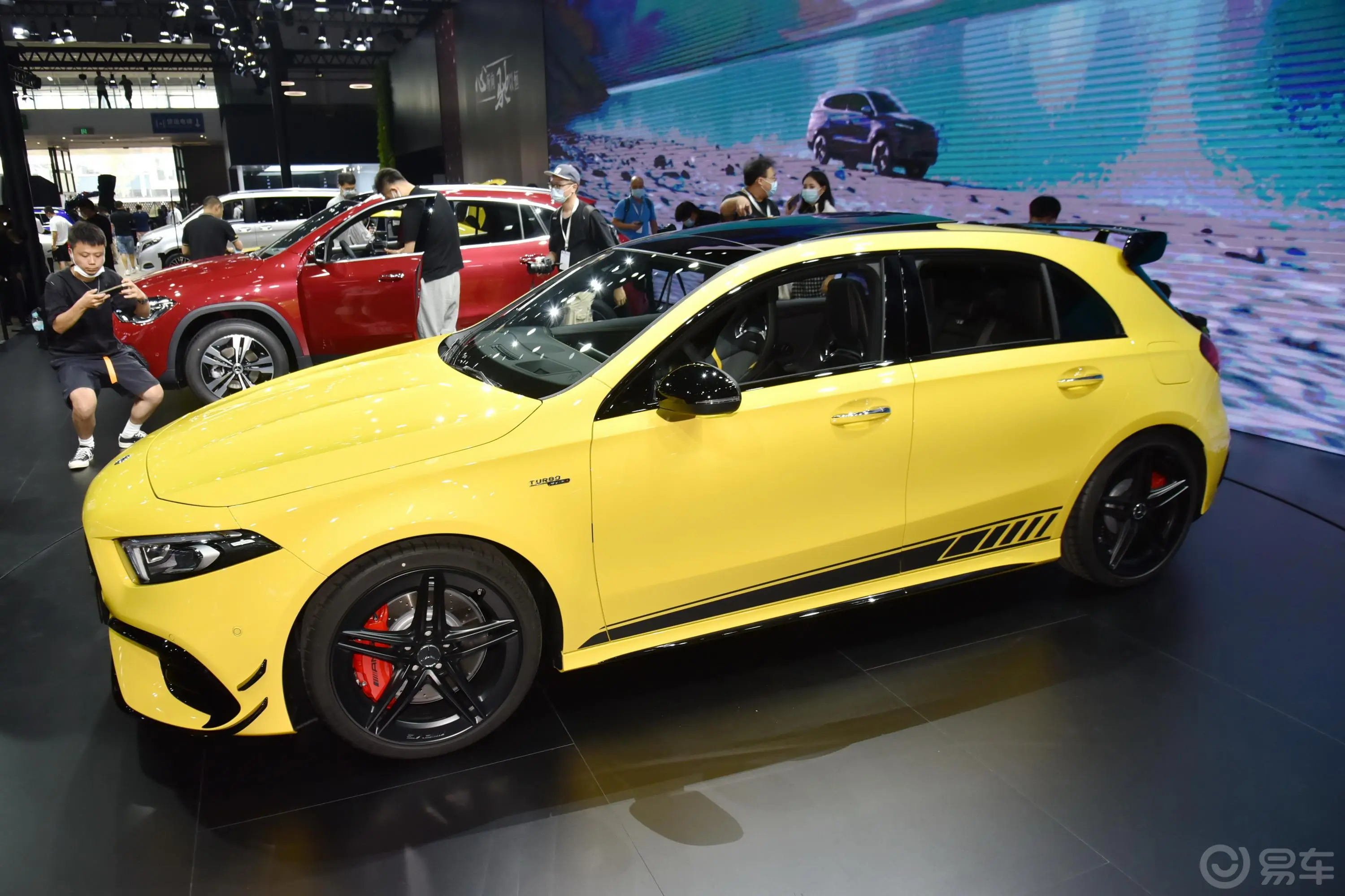 奔驰A级 AMG(进口)AMG A 45 S 4MATIC+ 先型特别版正侧车头向左水平