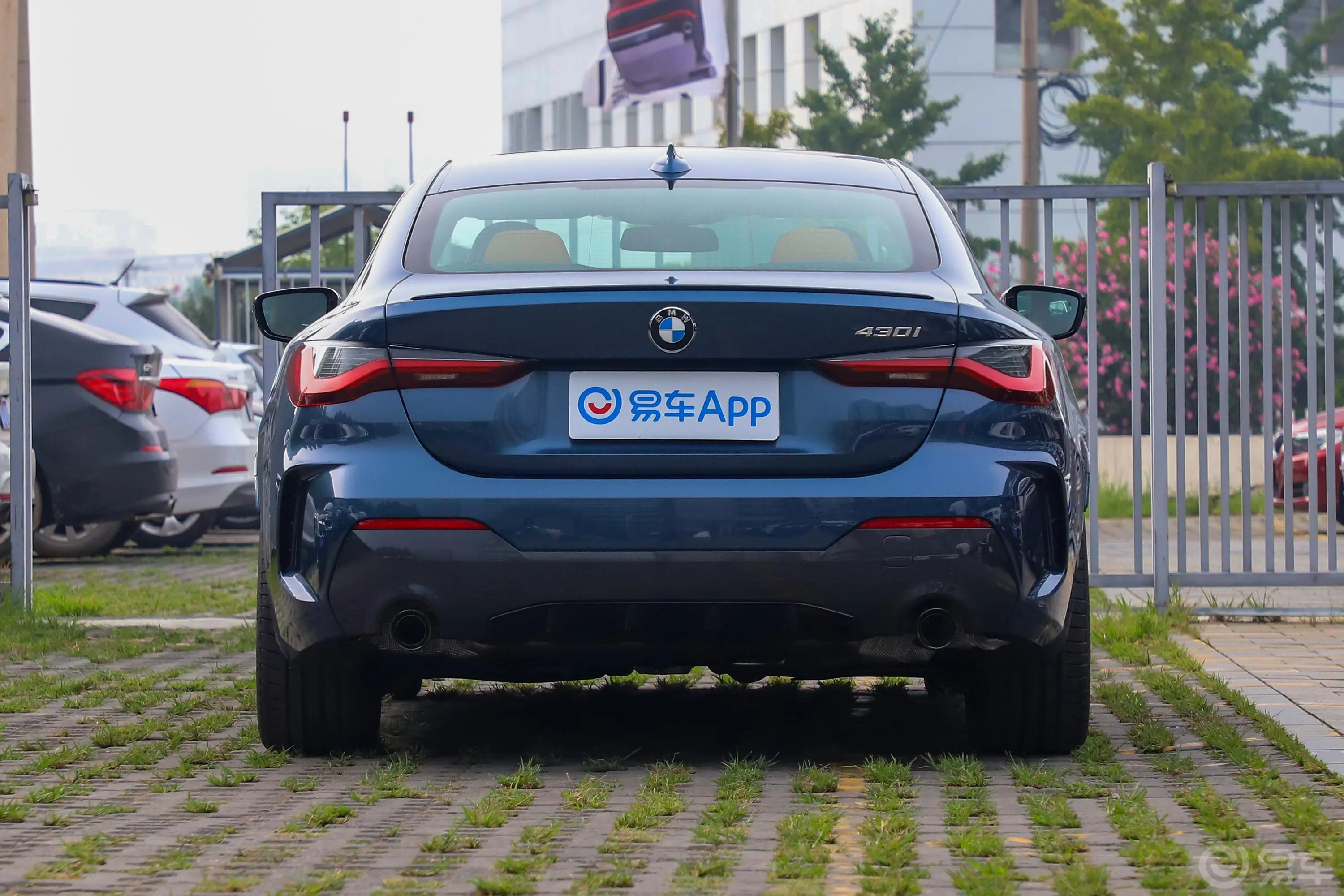 宝马4系双门轿跑车 430i M运动曜夜套装外观