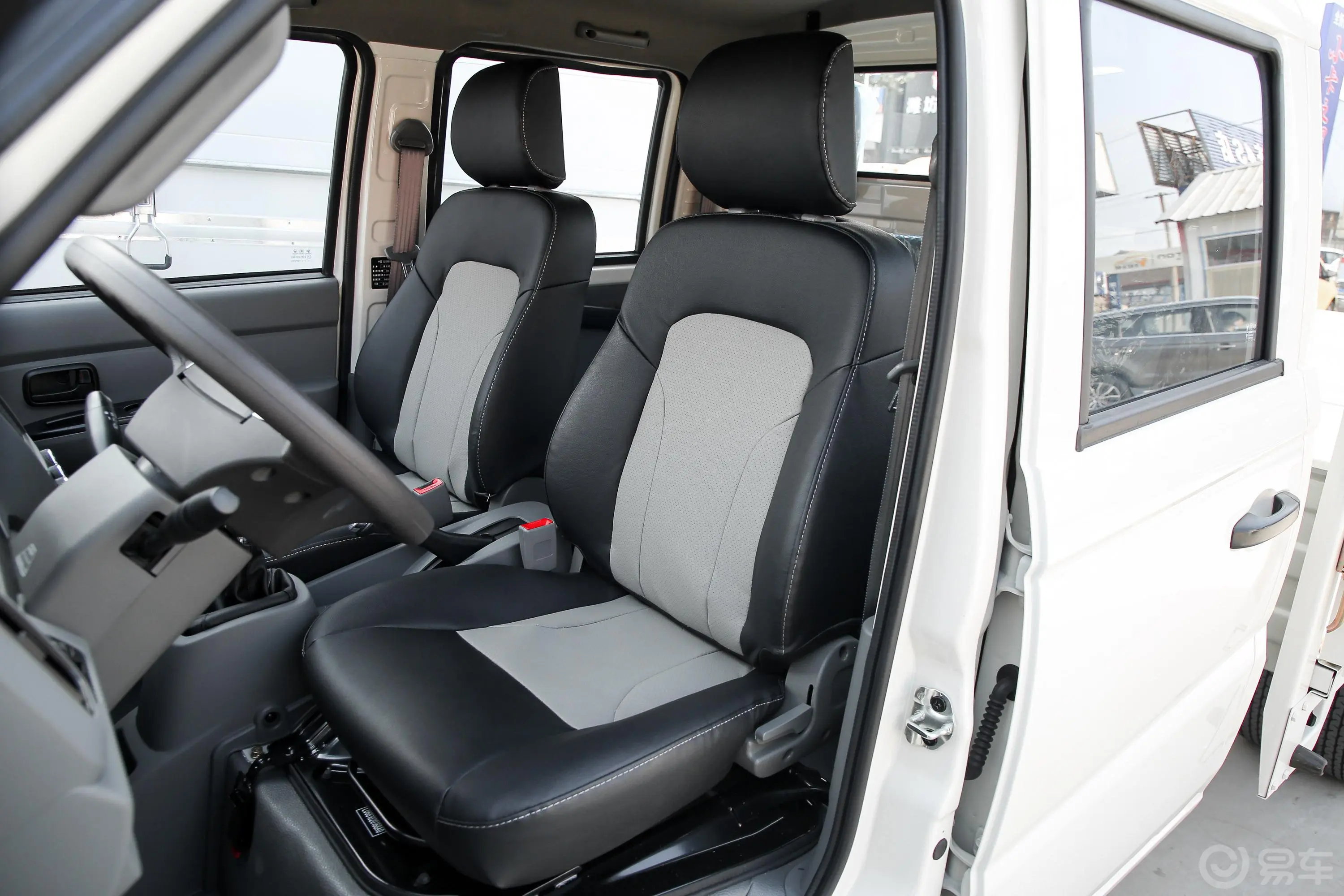 祥菱V平板 1.5L  双排 3400轴距 东安驾驶员座椅