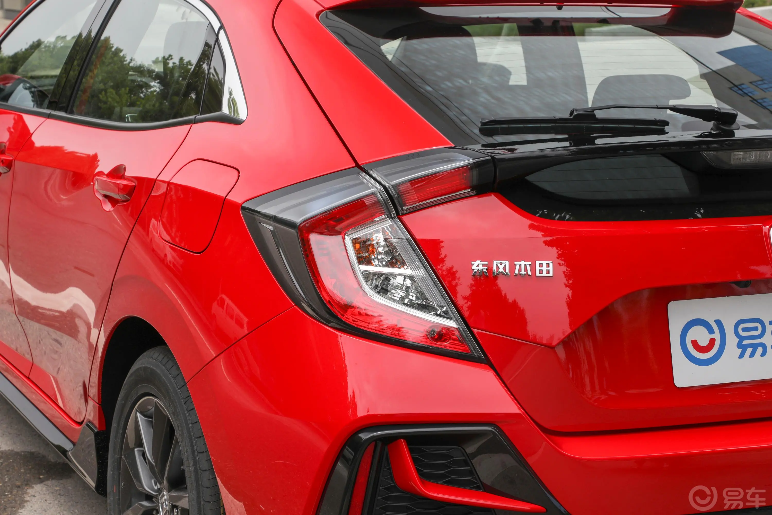 思域HATCHBACK 220TURBO CVT 新锐控尾灯侧45度俯拍