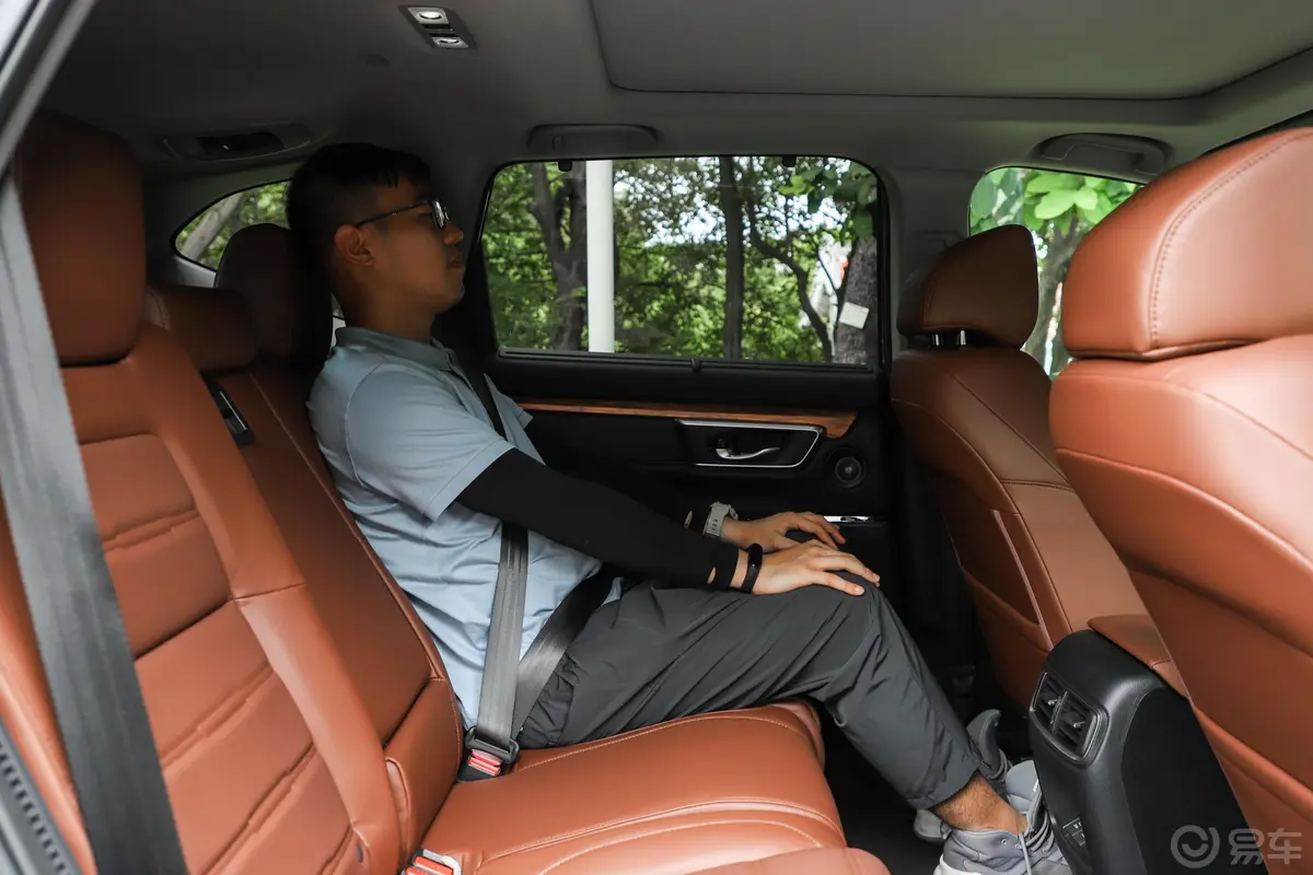 本田CR-V锐·混动 2.0L 四驱 净享版后排座椅