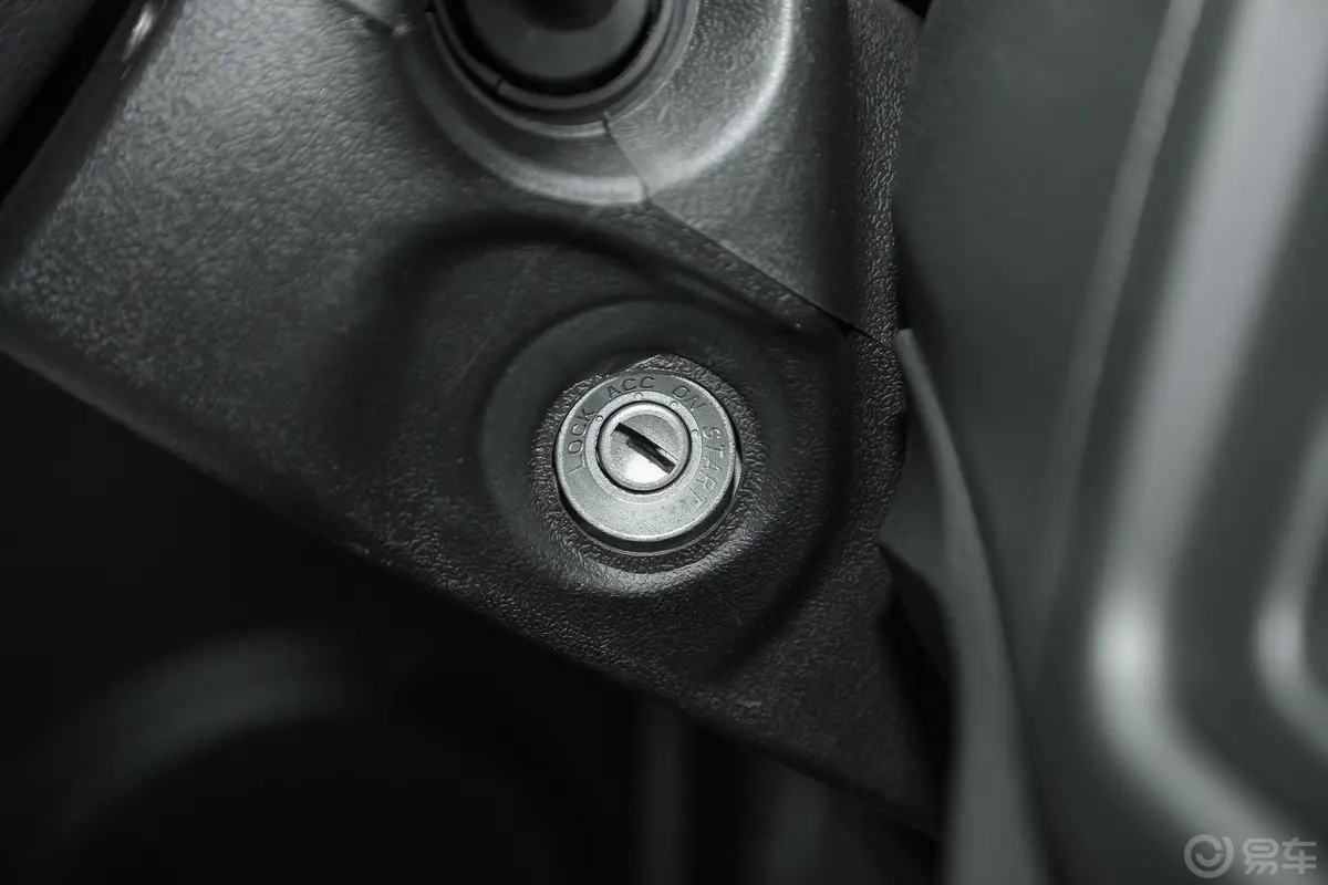 跨越王X1载货汽车N1 1.5L 单排单后轮 标准版 SC1031XDD64 汽油 国VI钥匙孔或一键启动按键