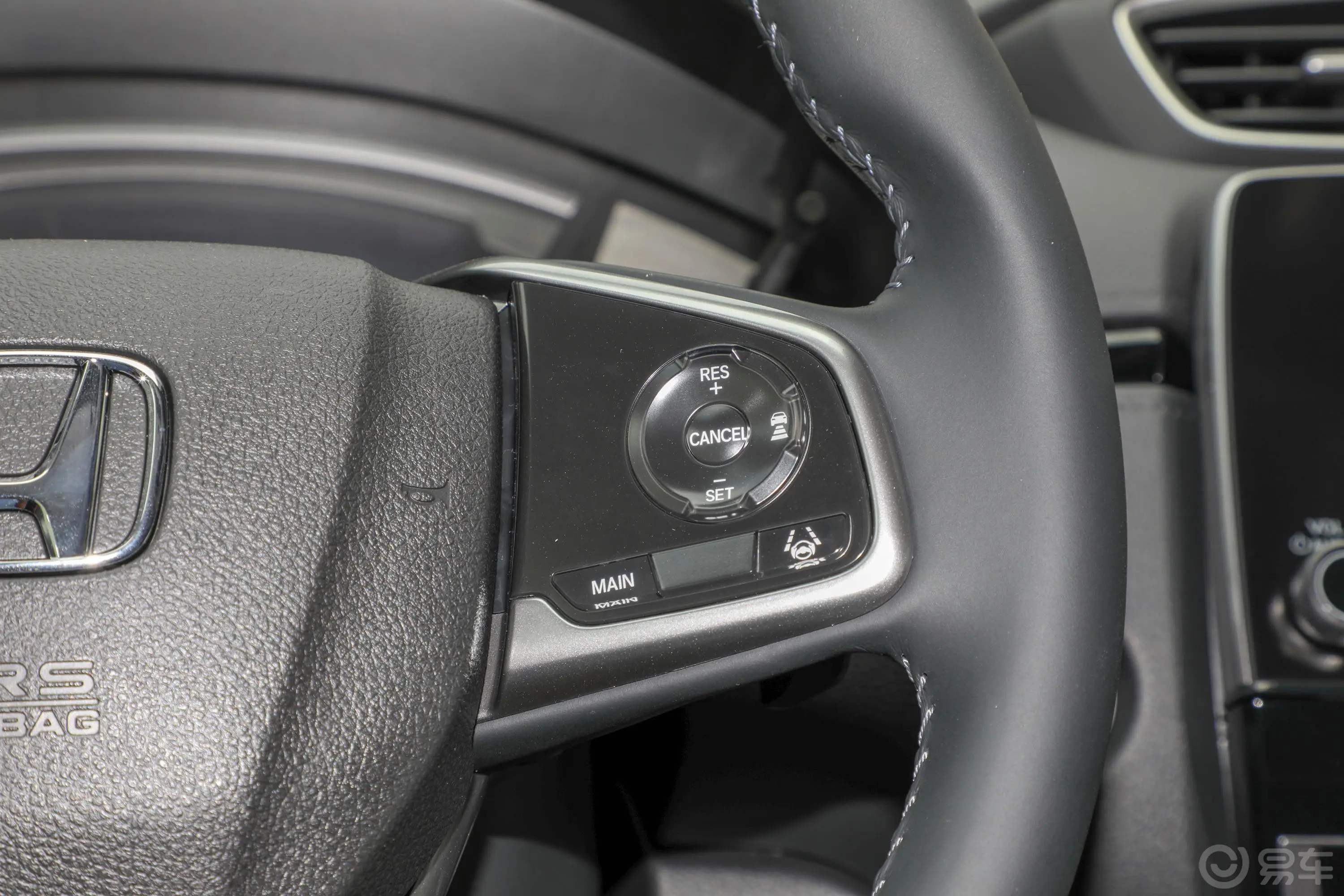 本田CR-V锐·混动 2.0L 四驱 净骋版右侧方向盘功能按键