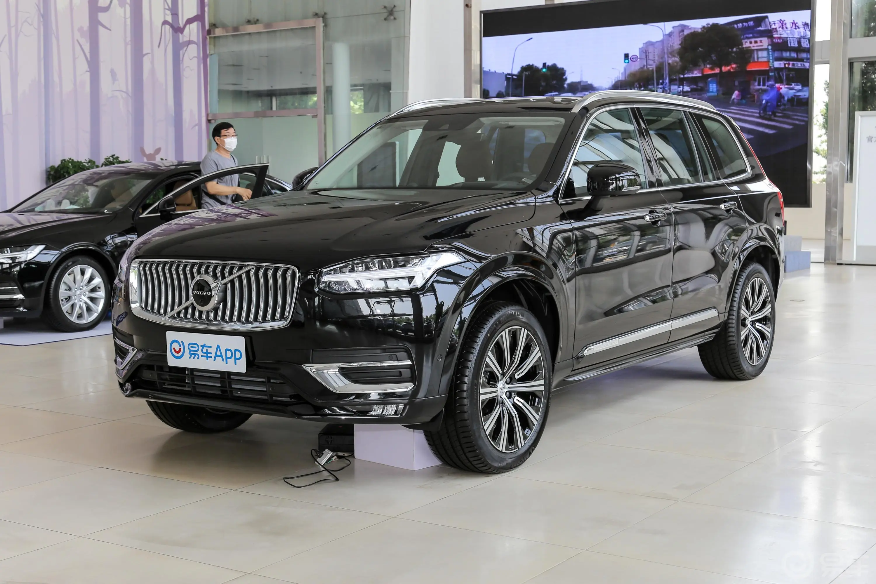 沃尔沃XC90改款 T6 智雅豪华版 7座侧前45度车头向左水平