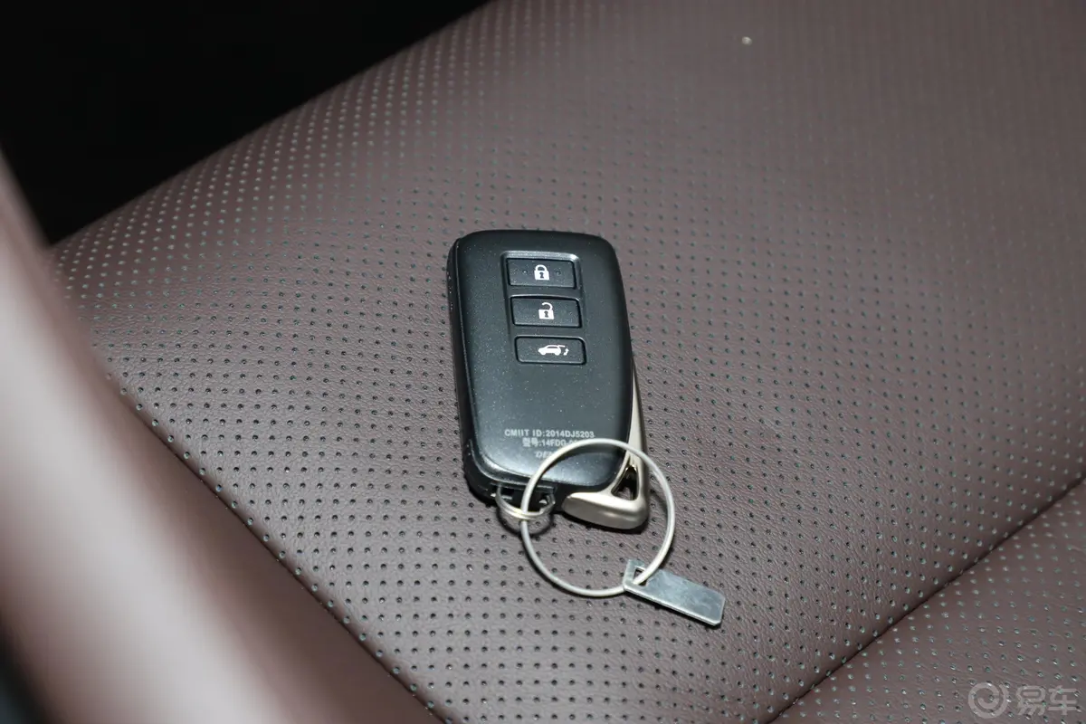 雷克萨斯RX300 典雅版 国VI钥匙正面