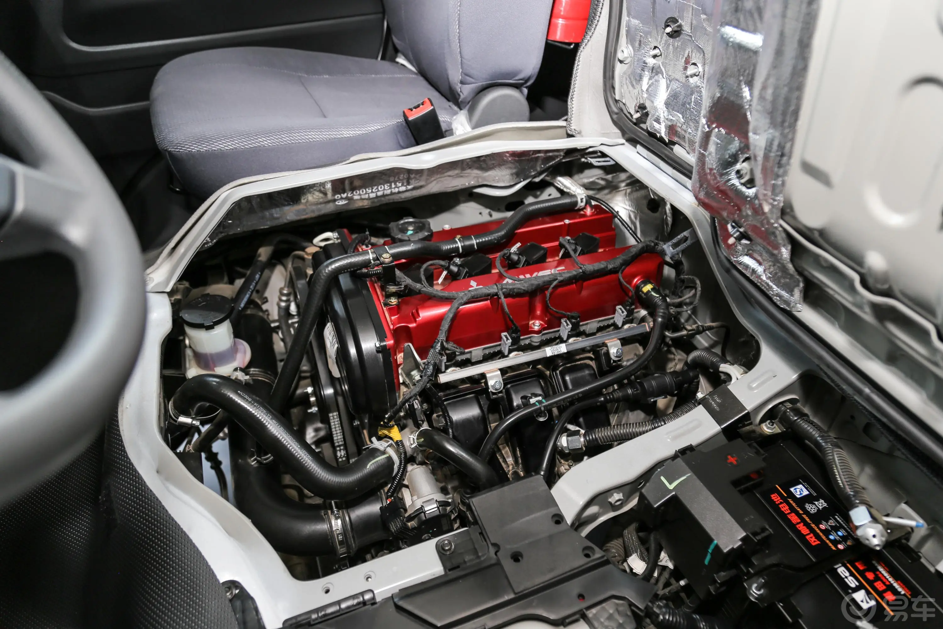 风景G7客车 平顶 2.4L 手动 短轴 商运版 10座 国VI外观
