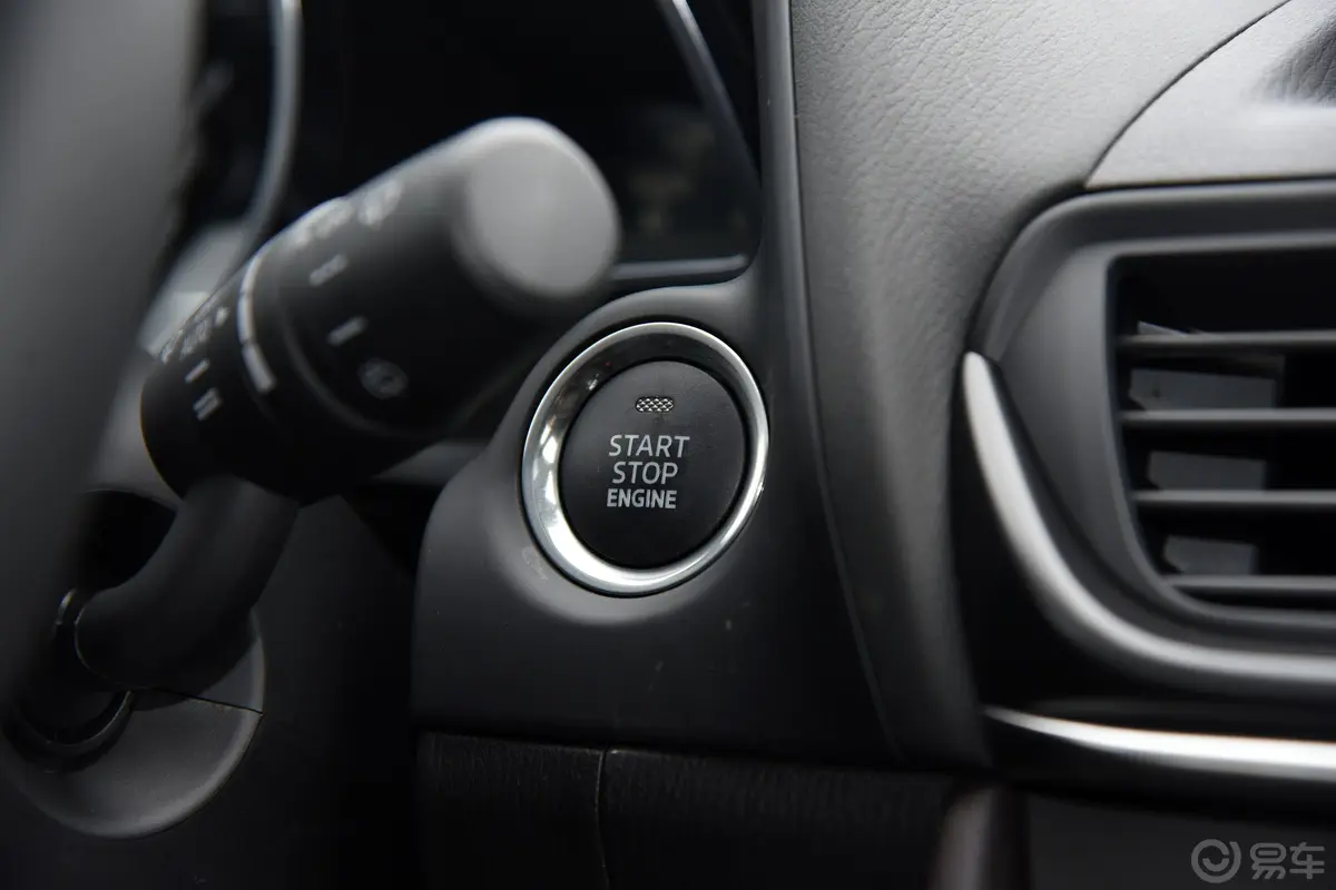 马自达CX-42.5L 手自一体 四驱 蓝天激情版钥匙孔或一键启动按键