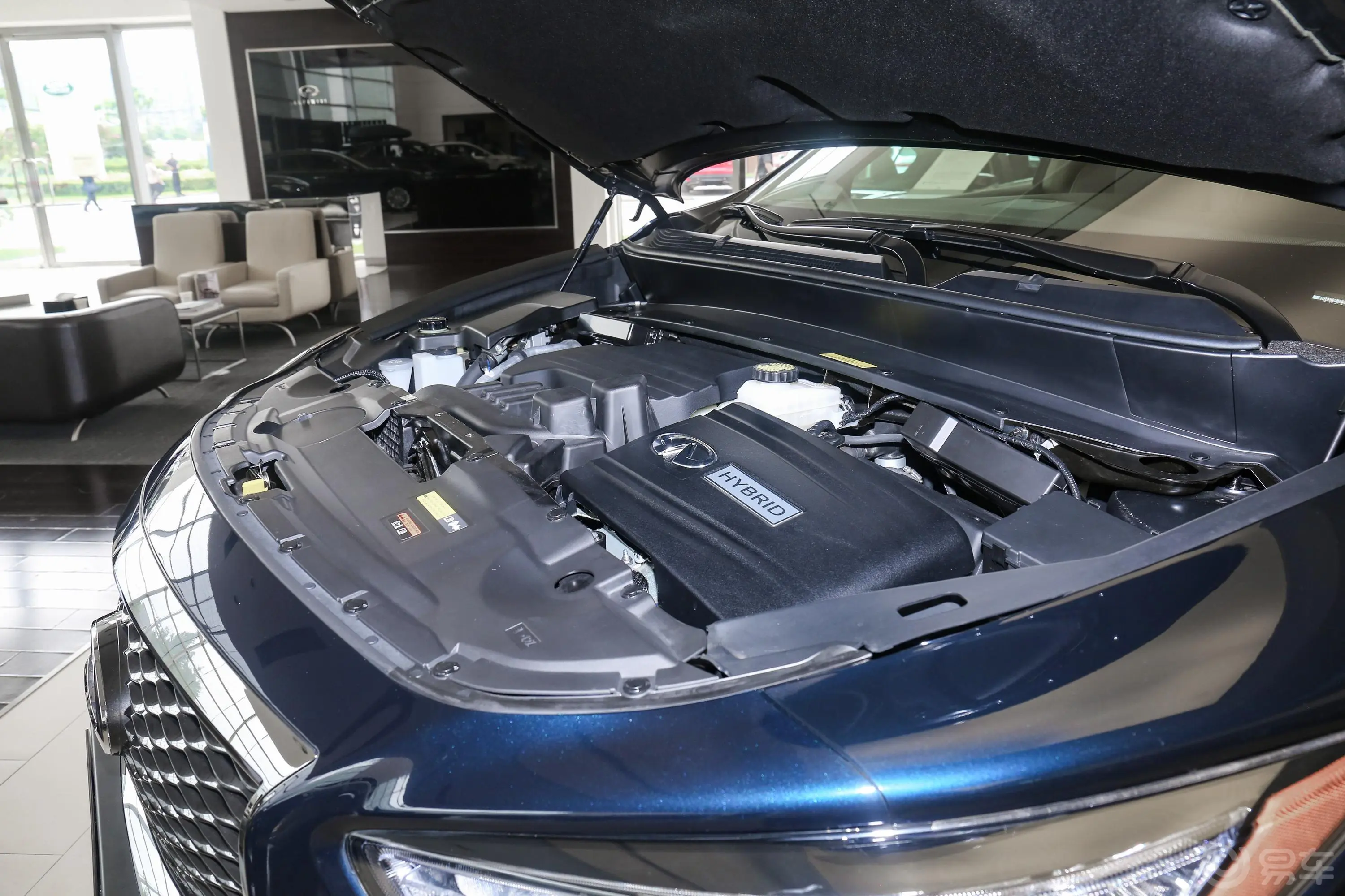 英菲尼迪QX60(进口)2.5 S/C Hybrid 四驱 全能版外观