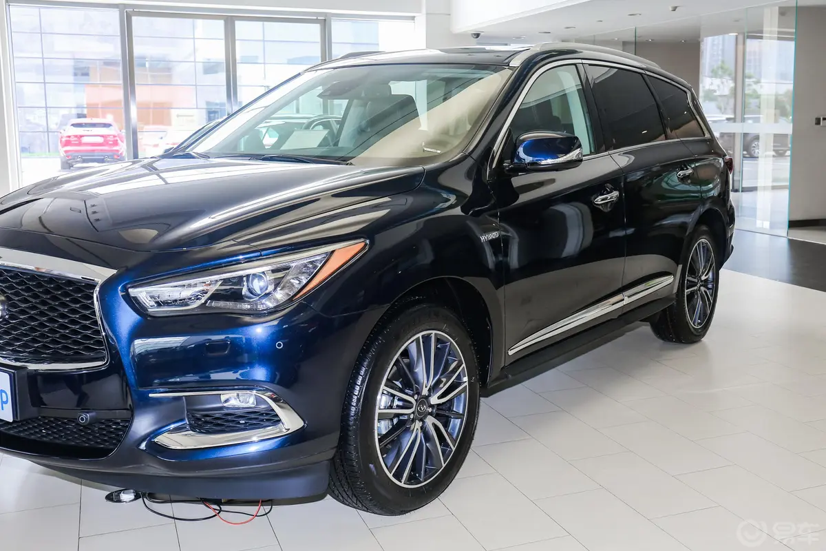 英菲尼迪QX60(进口)2.5 S/C Hybrid 四驱 全能版外观