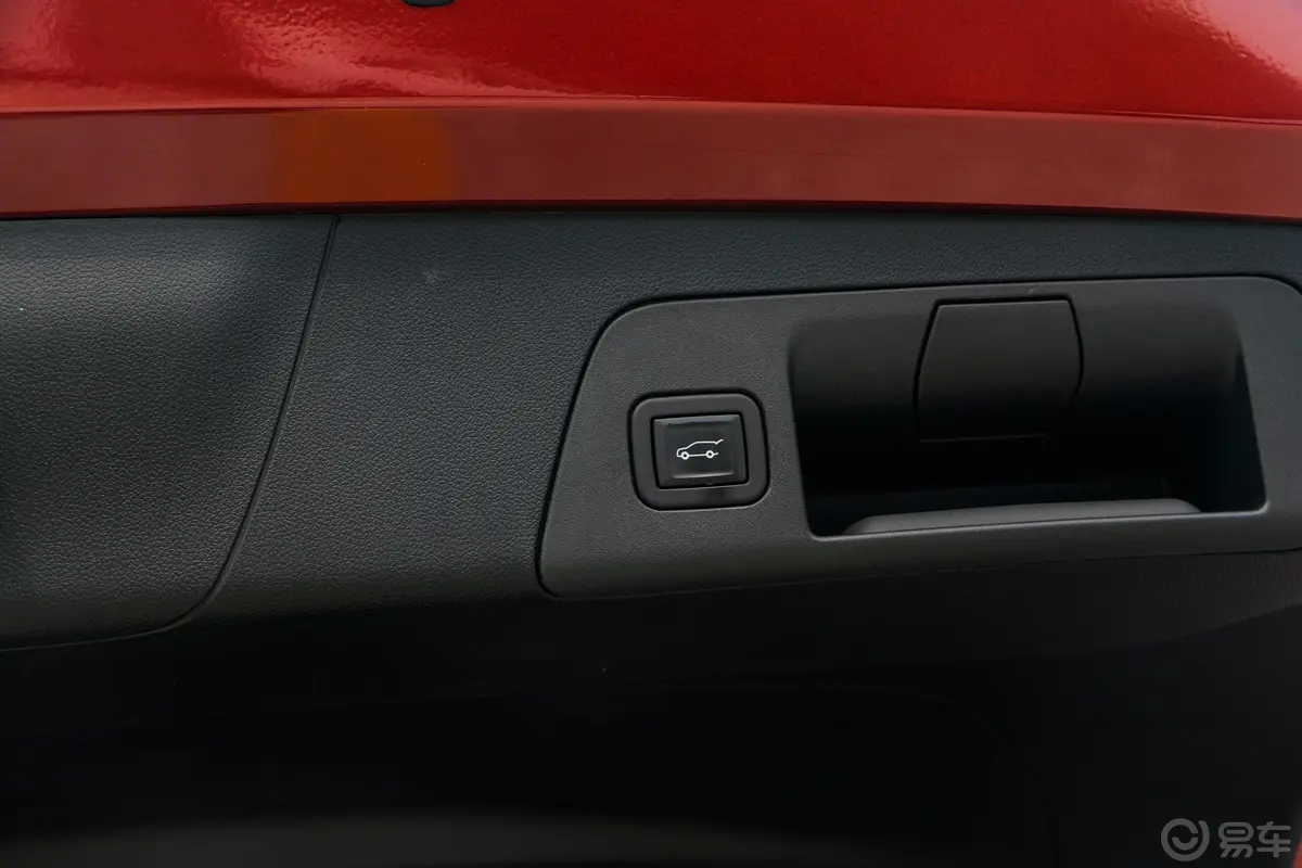 昂科威昂科威S 652T 两驱 限量S运动版电动尾门按键（手动扶手）