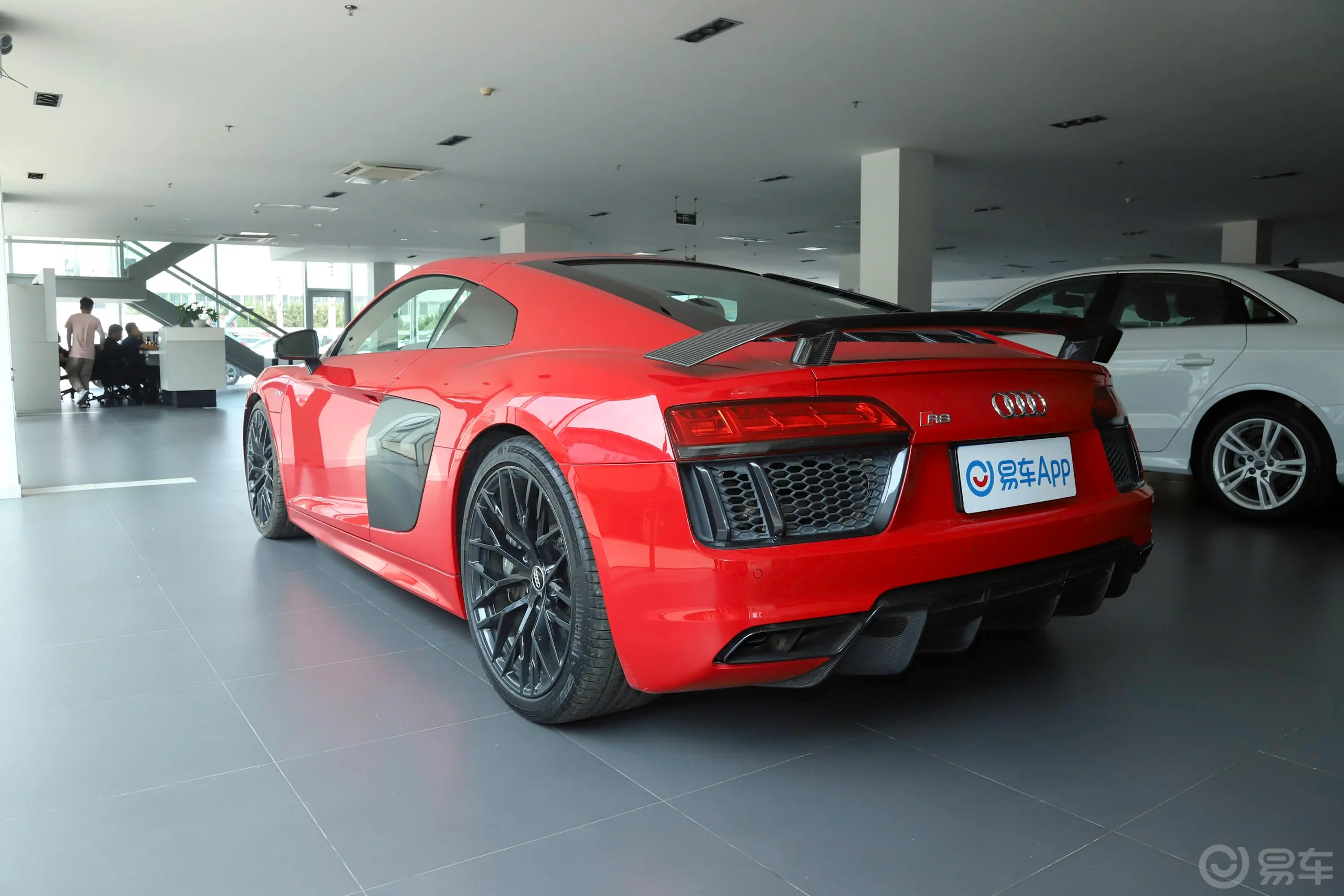 奥迪R8V10 Coupe Performance侧后45度车头向左水平