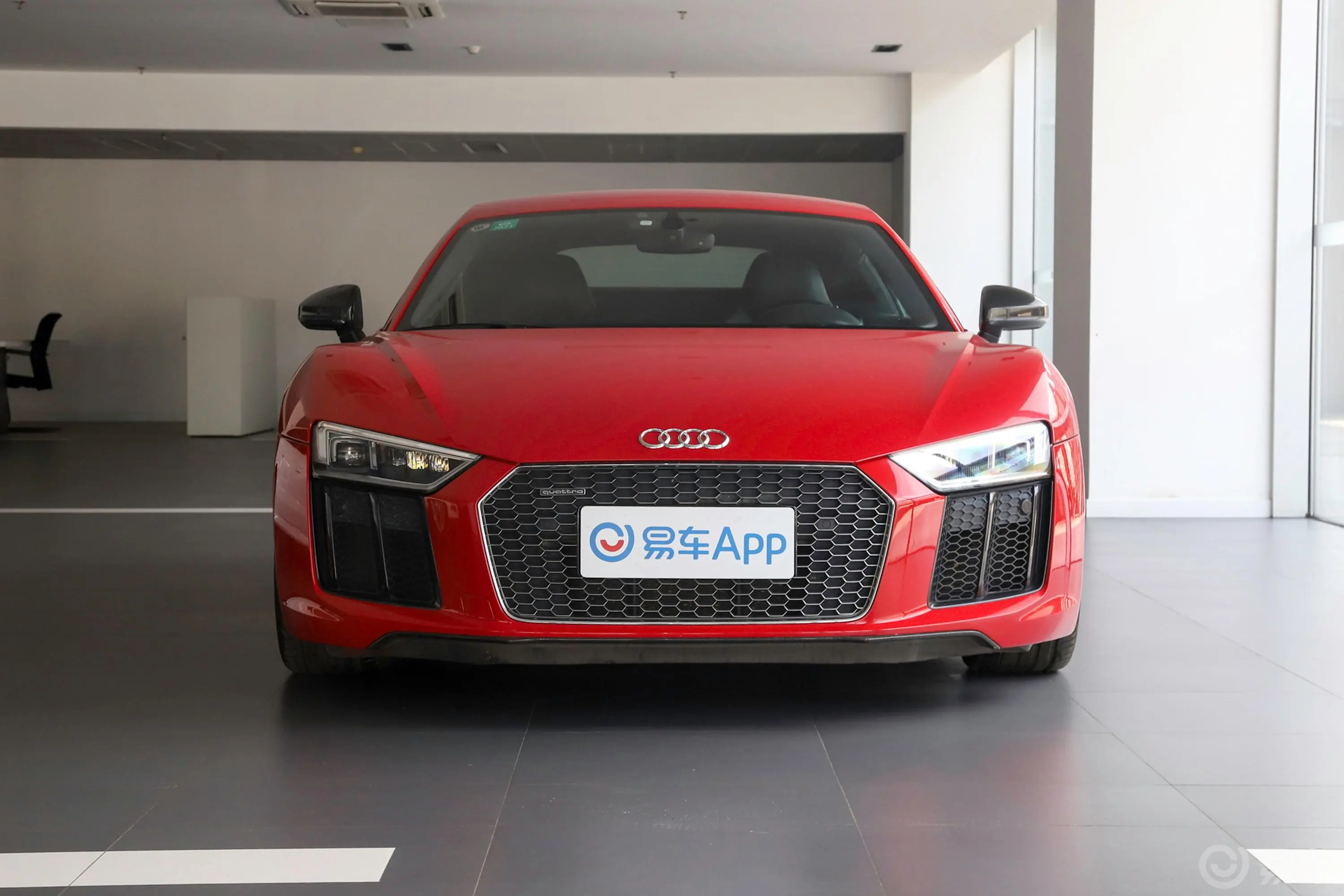 奥迪R8V10 Coupe Performance正前水平