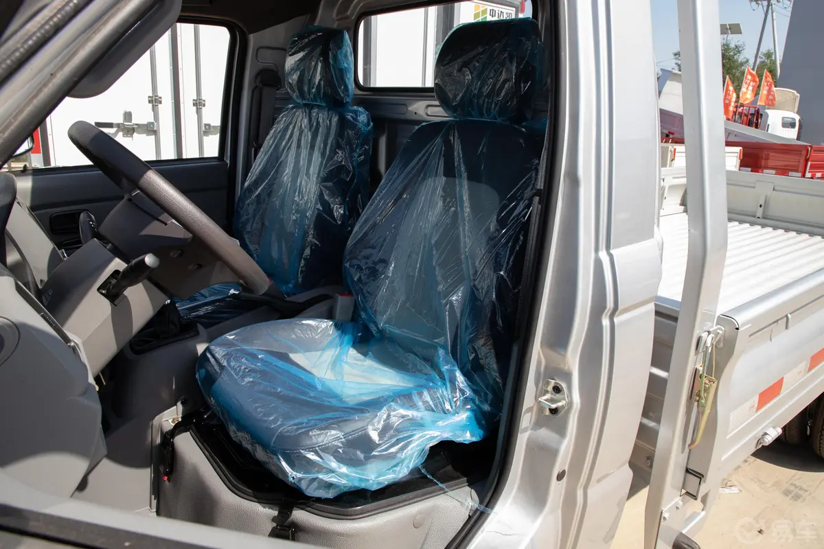祥菱VV2 1.6L 单排栏板微卡 3415轴距 舒适型 国VI驾驶员座椅