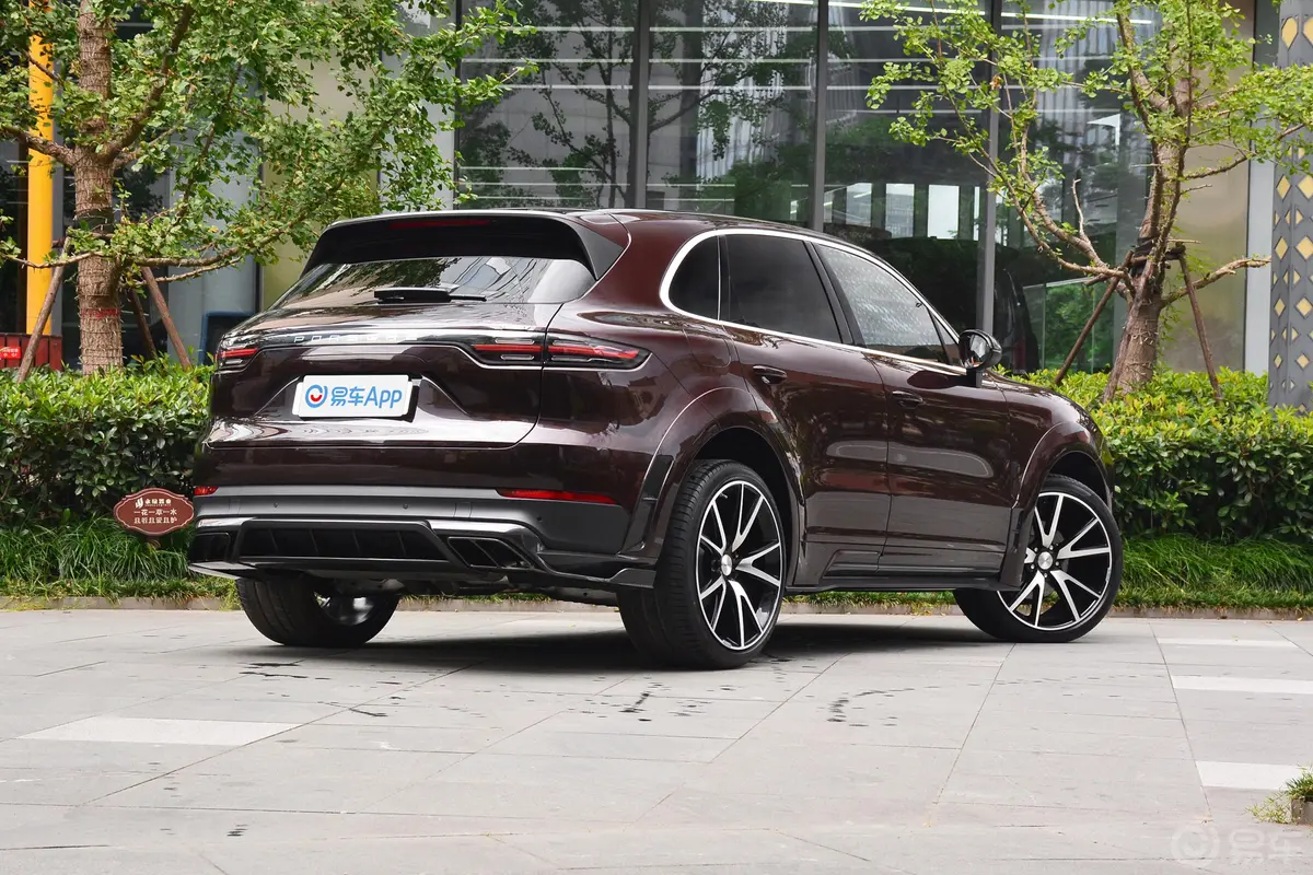 迈莎锐Cayenne3.0T Black Carbon外观