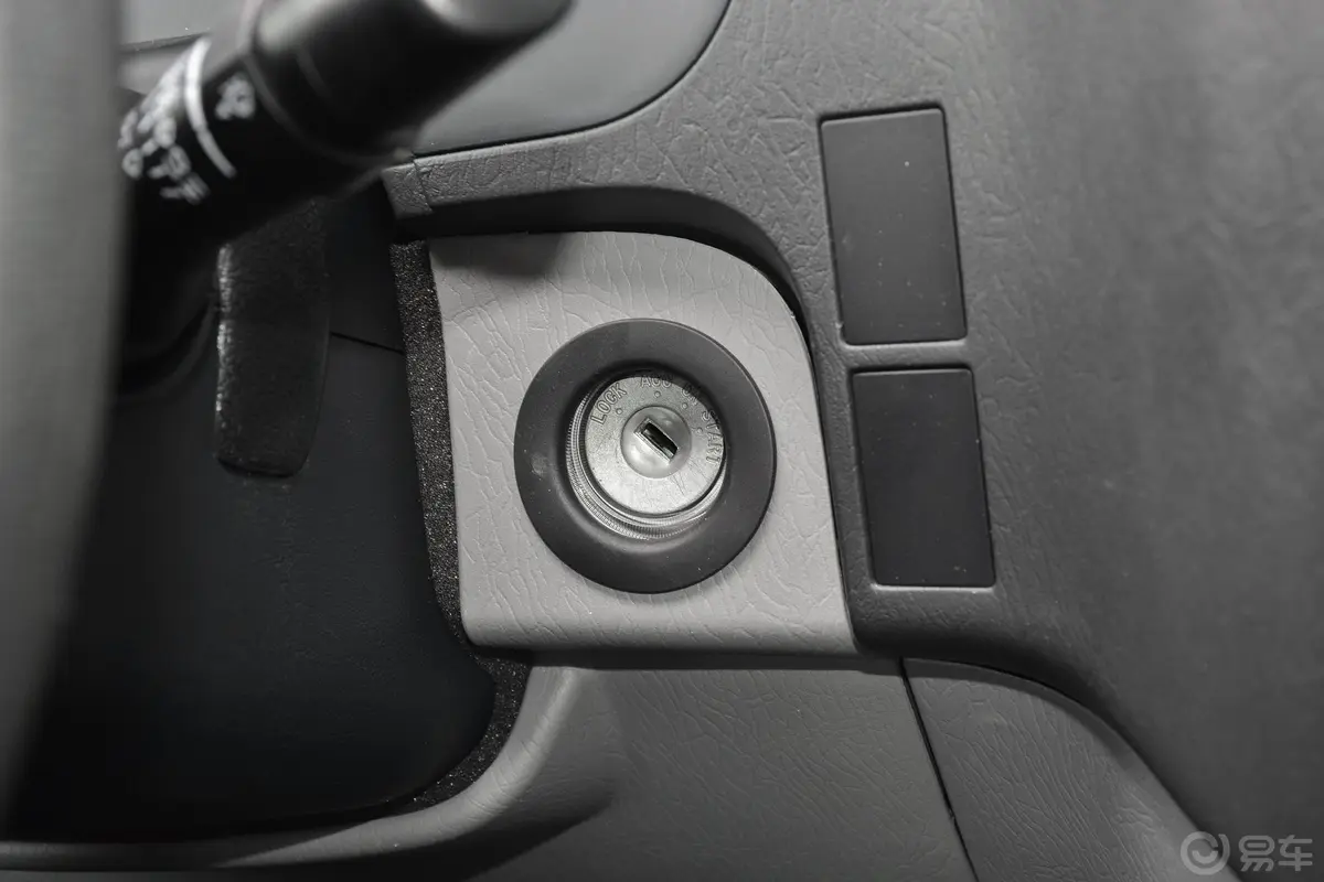 风景G5多用途乘用车 2.4L 手动 长轴平顶 商运版 9座 国VI钥匙孔或一键启动按键