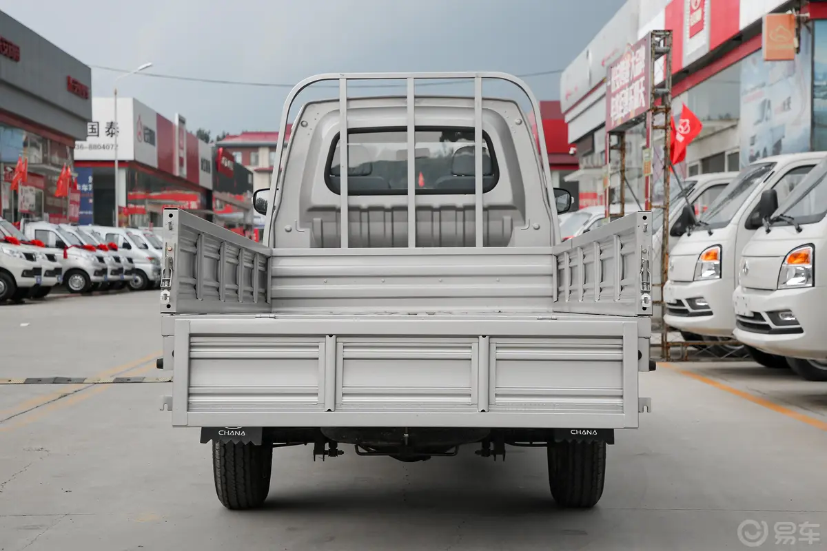 新豹T5载货汽车N1 1.5L 单排单后轮 舒适版(5.3米长)SC1031NGD62 汽油 国Ⅵ空间