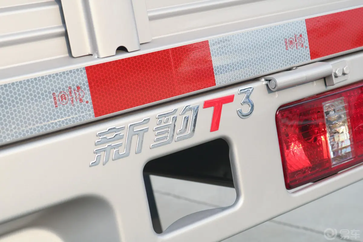 新豹T3载货汽车 N1 1.6L 单排单后轮 标准版(4.75米)SC1031TMD6B1 汽油 国VI外观