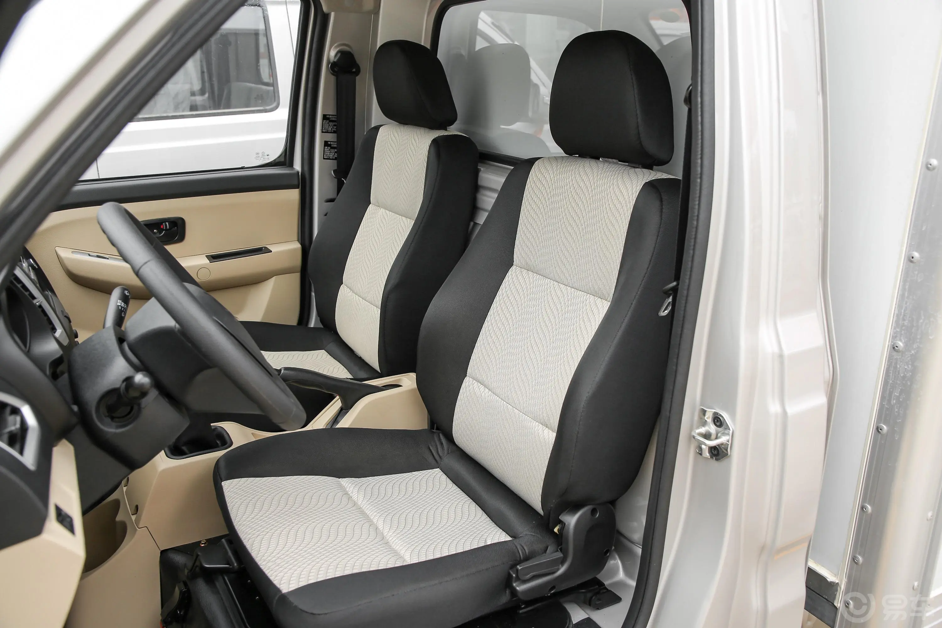 新豹T3厢式运输车N1 1.5L 单排单后轮 标准版（5.13米） SC5031XXYTMD6A1 汽油 国VI驾驶员座椅