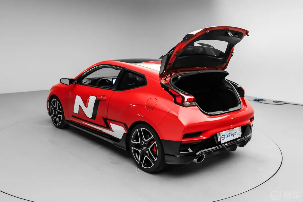 Veloster飞思Veloster N后备厢开启45度侧拍