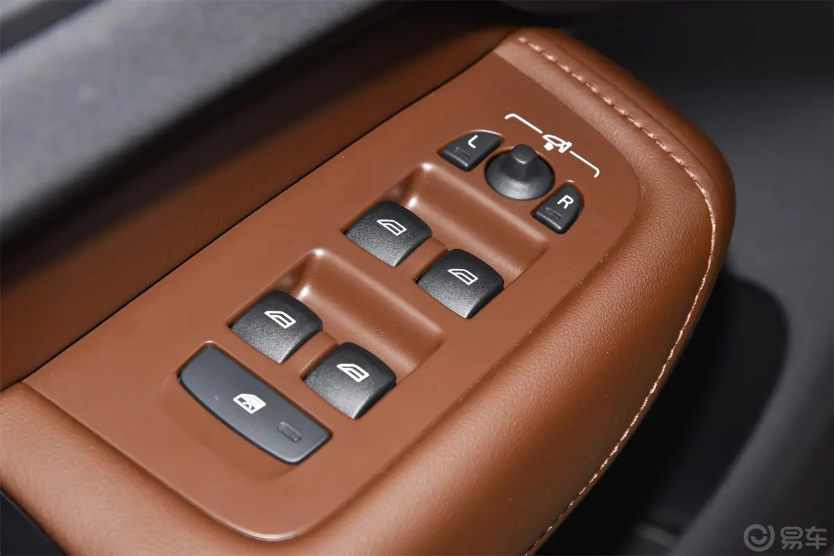 沃尔沃XC60新能源T8 智雅豪华版车窗调节整体