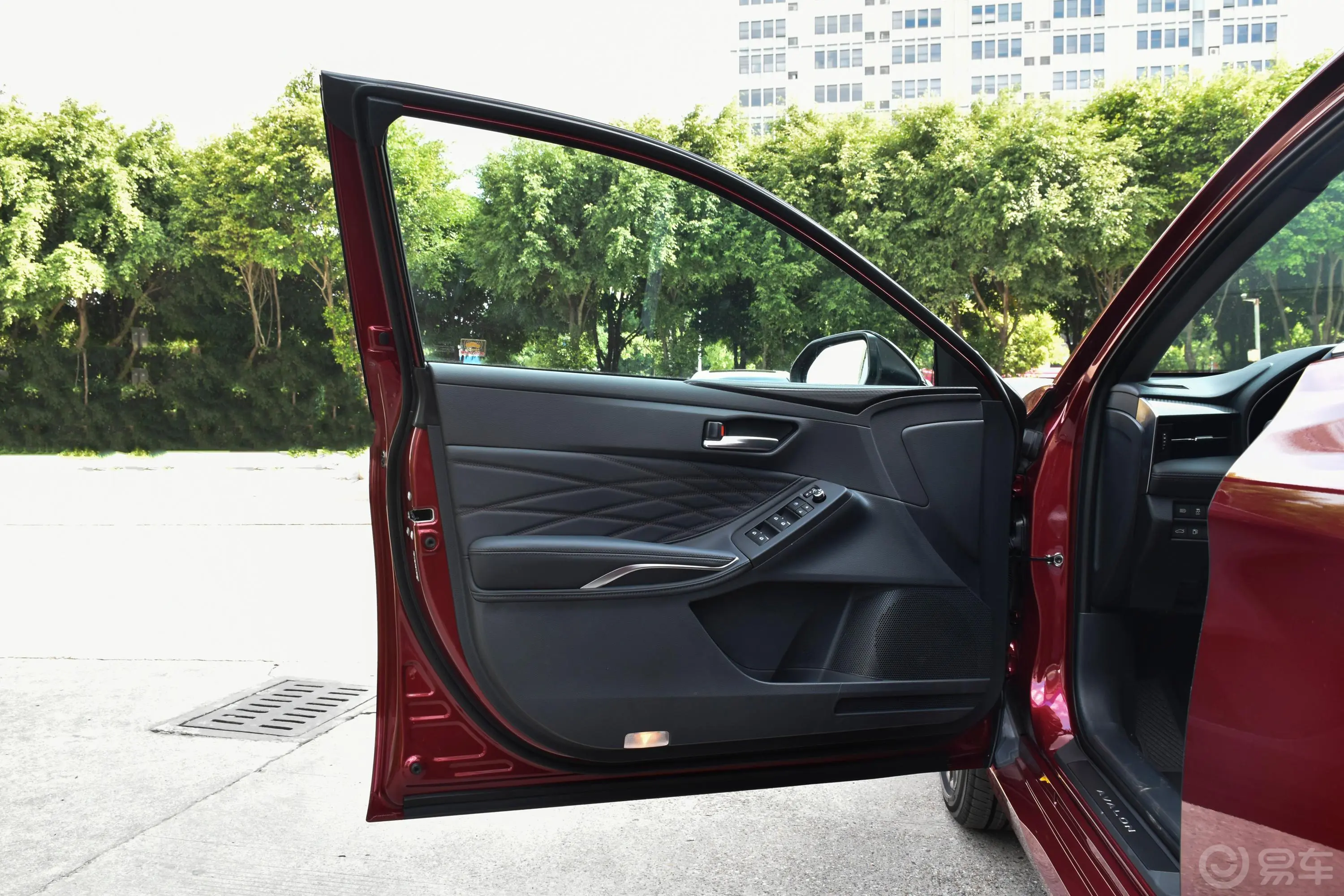 亚洲龙2.5L 手自一体 Touring尊贵 SPORT版 国VI驾驶员侧前车门