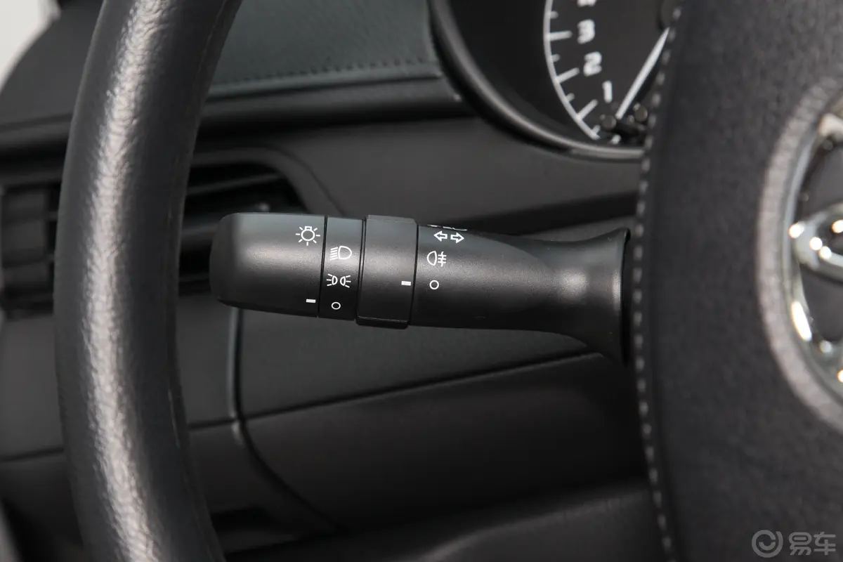 威驰1.5L 手动创行版灯光控制区