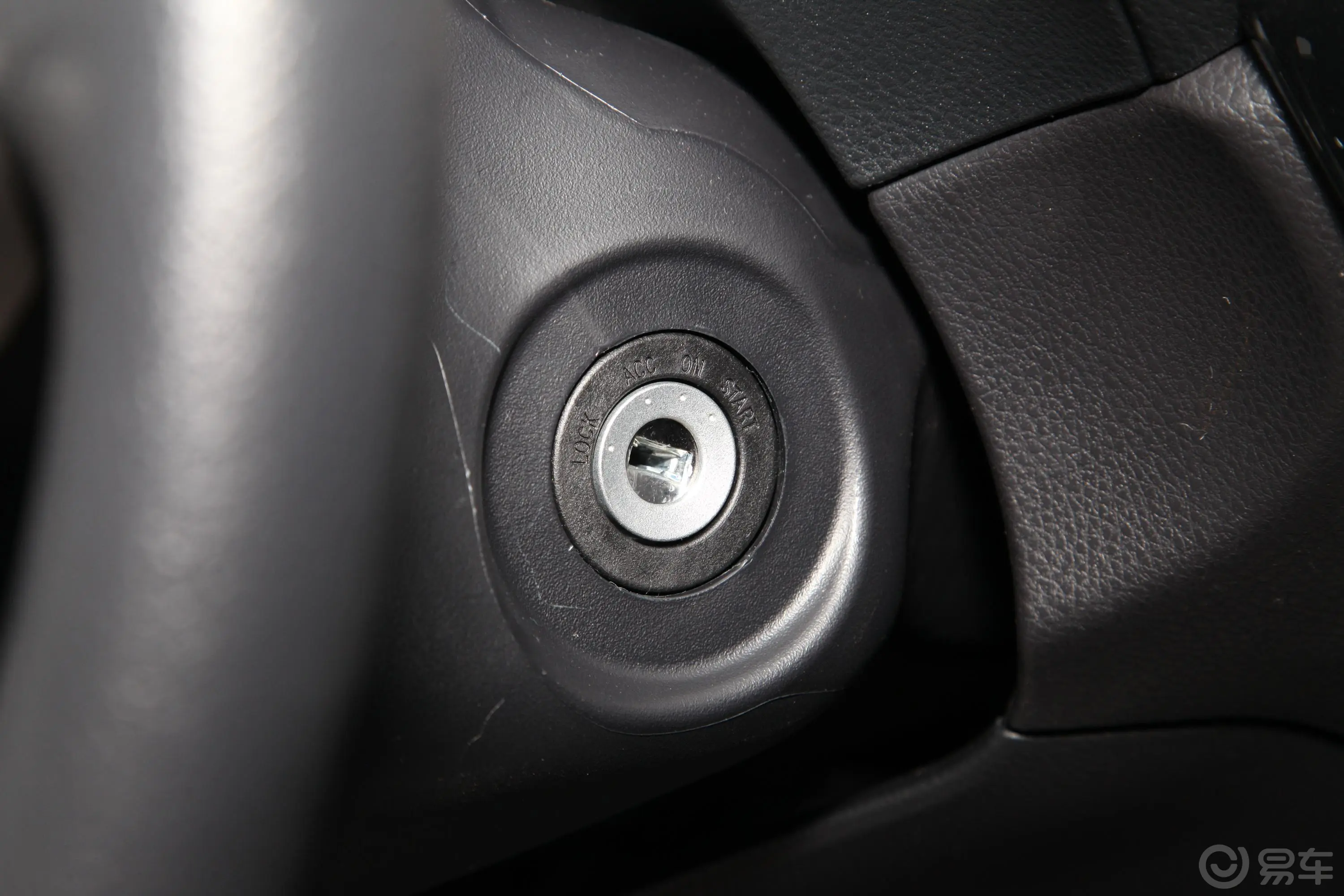 威驰1.5L 手动创行版钥匙孔或一键启动按键