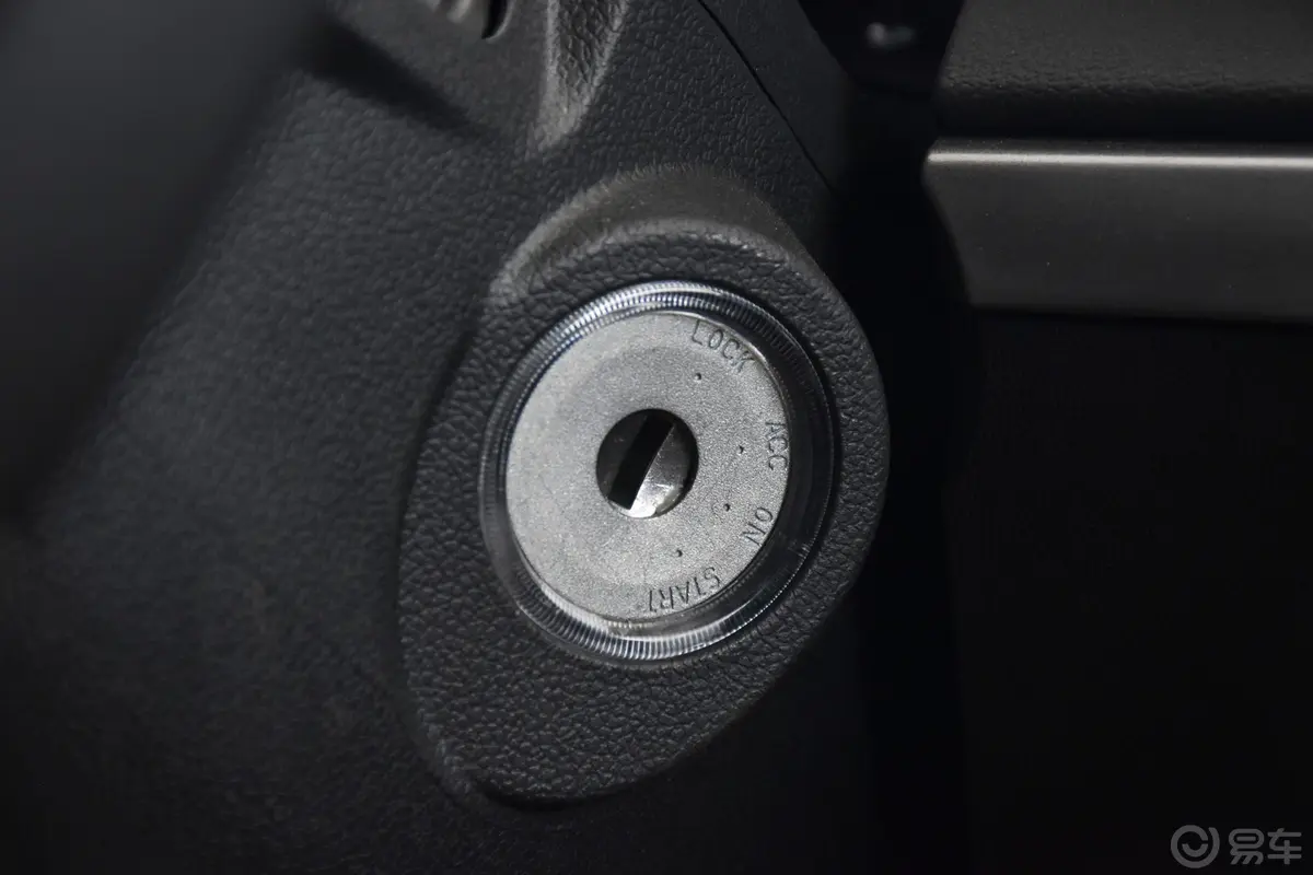 黄海·威龙2.5T 手自一体 两驱 运动版 柴油 国V钥匙孔或一键启动按键