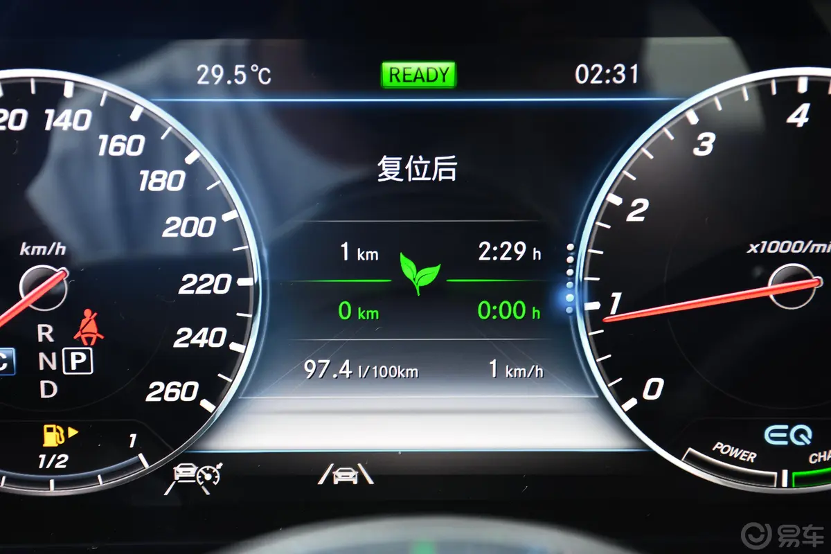 奔驰E级改款 E 350 L 运动型 4MATIC内饰