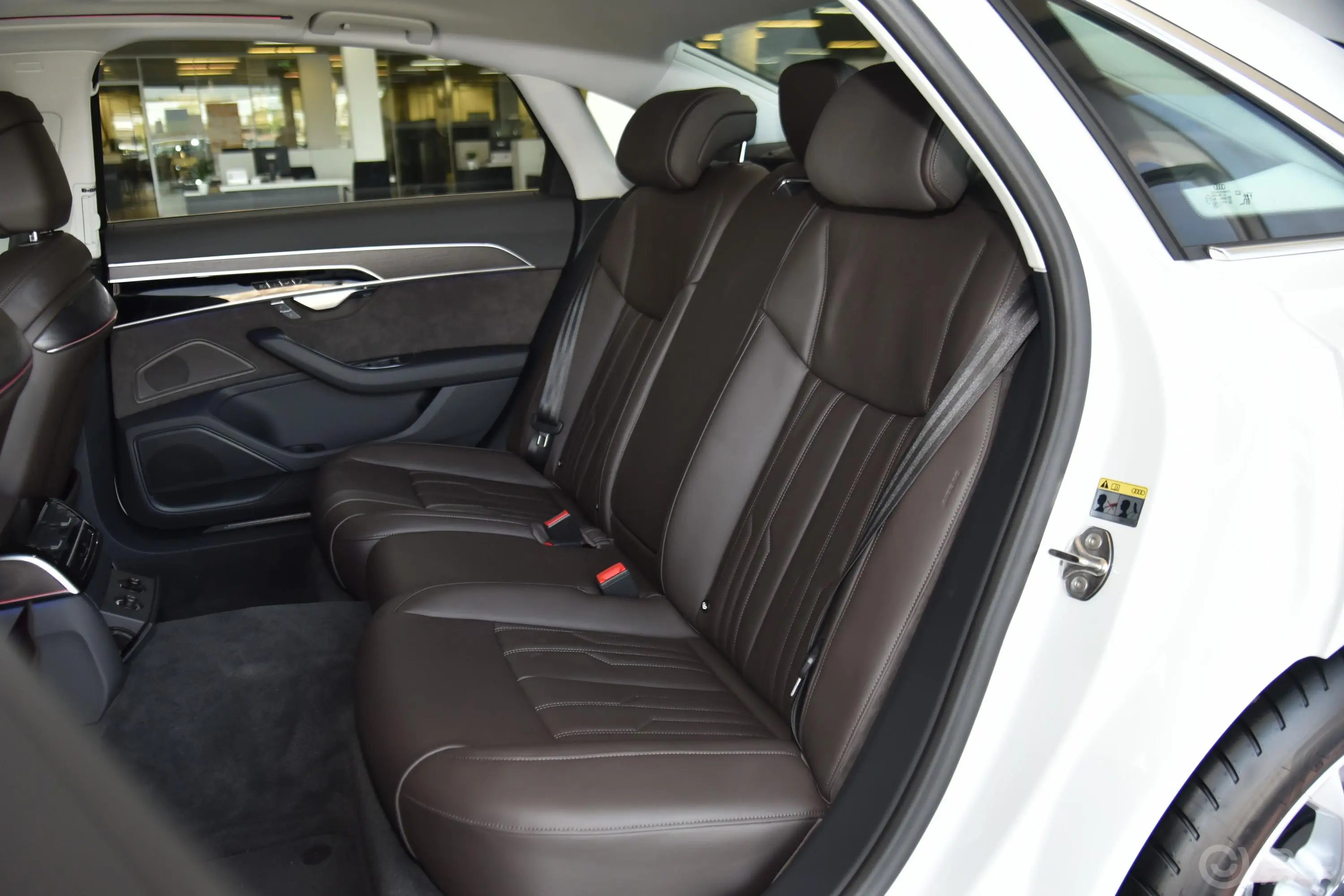 奥迪A8改款 Plus A8L 50 TFSI quattro 舒适型后排座椅