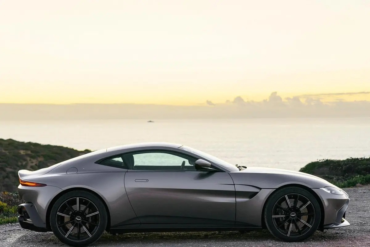 V8 Vantage