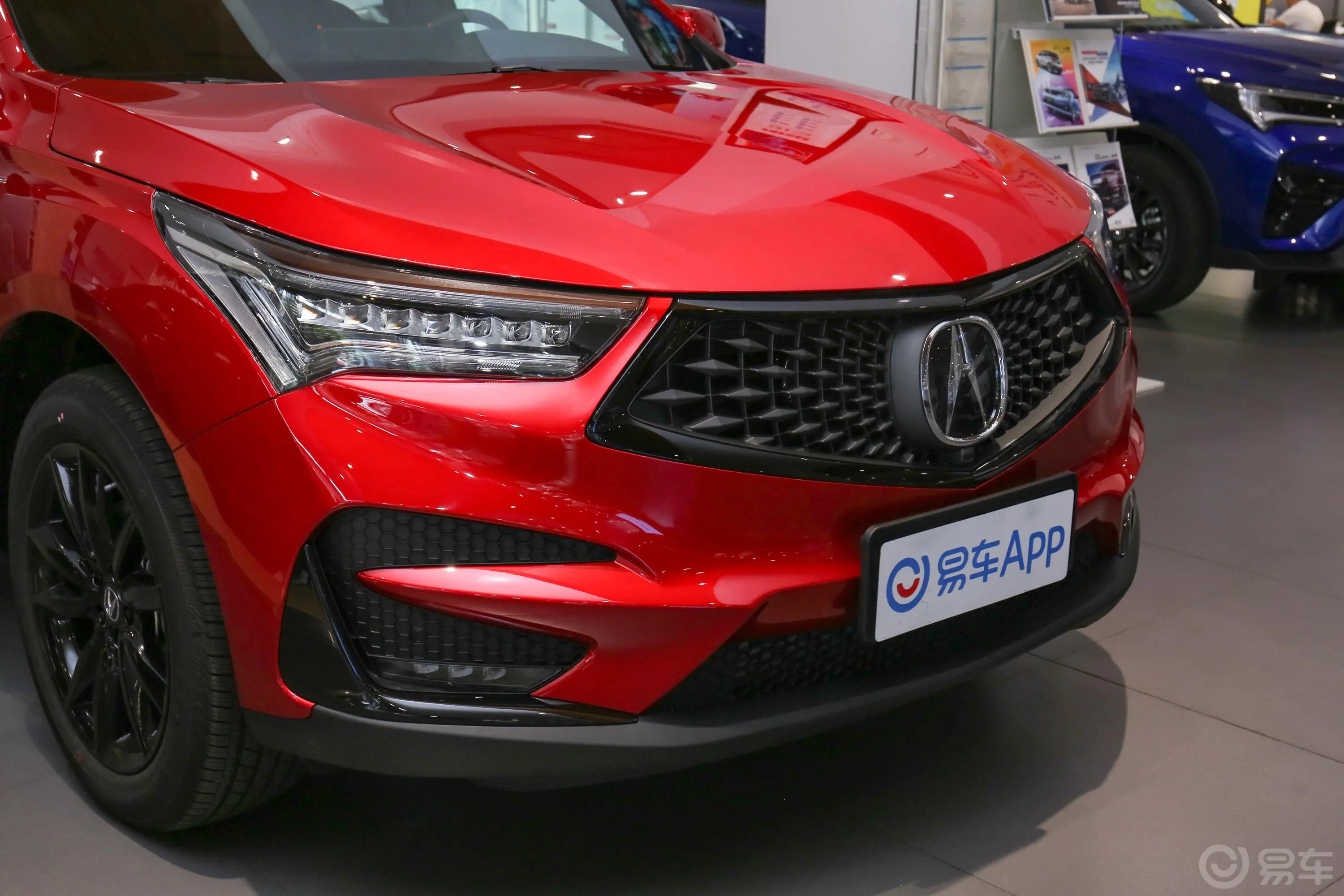 讴歌RDX2.0T 四驱 钻享·A-Spec运动款前格栅侧俯拍