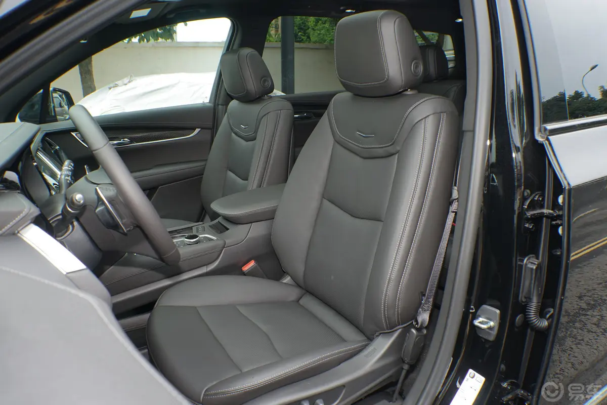 凯迪拉克XT628T 两驱 豪华运动型-至享安全版 7座驾驶员座椅