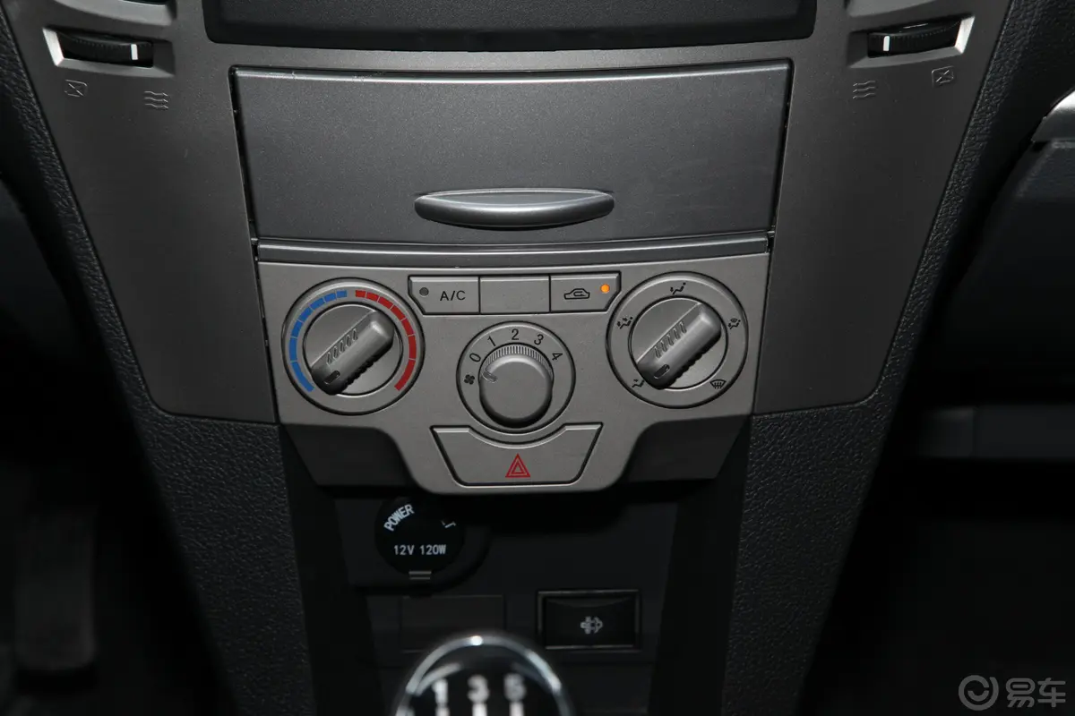 小老虎1.5T  手动三开门舒适版 汽油空调