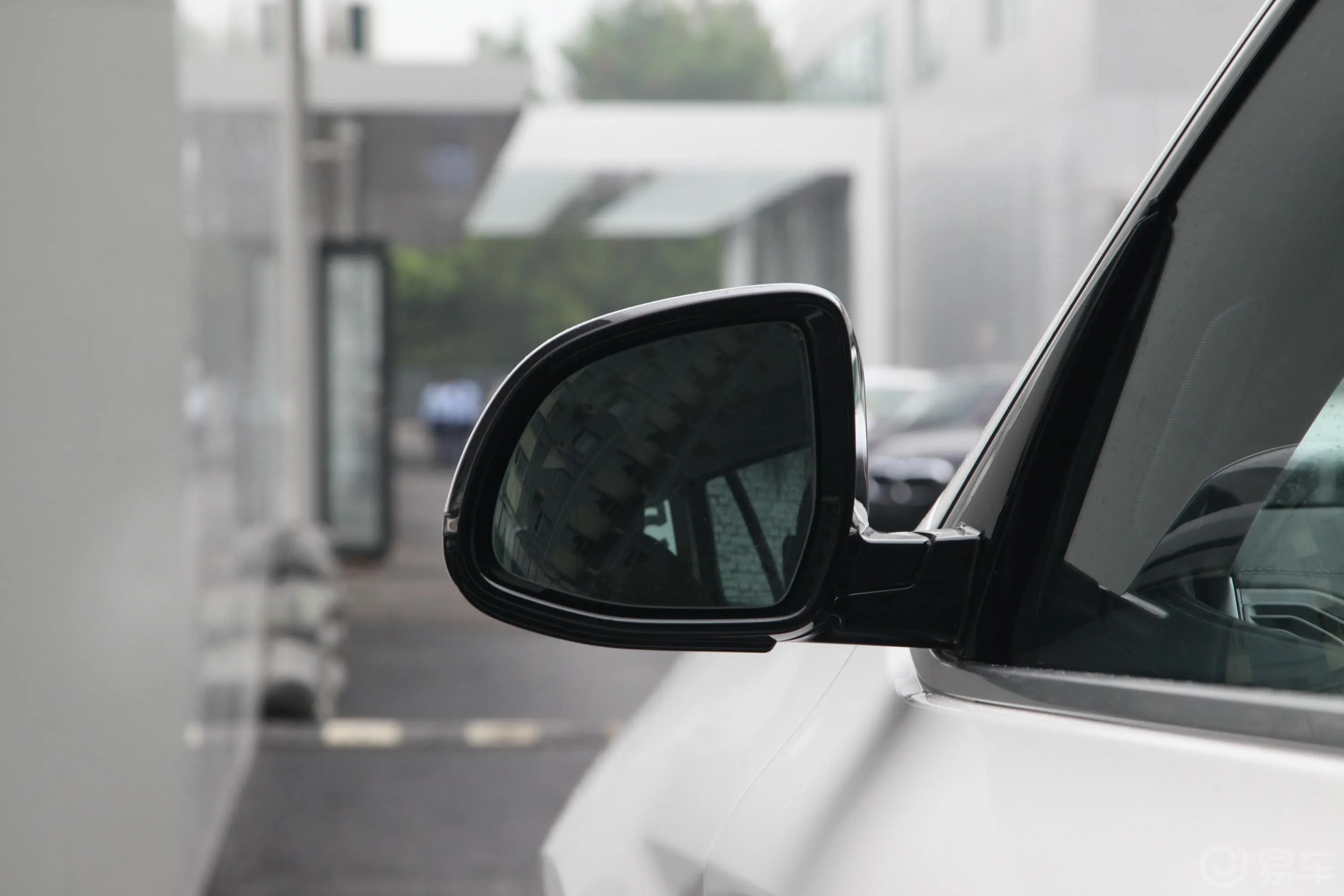 宝马X3xDrive 30i 领先型 M运动套装后视镜镜面