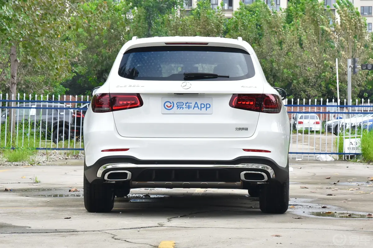 奔驰GLCGLC 260 L 4MATIC 豪华型正后水平