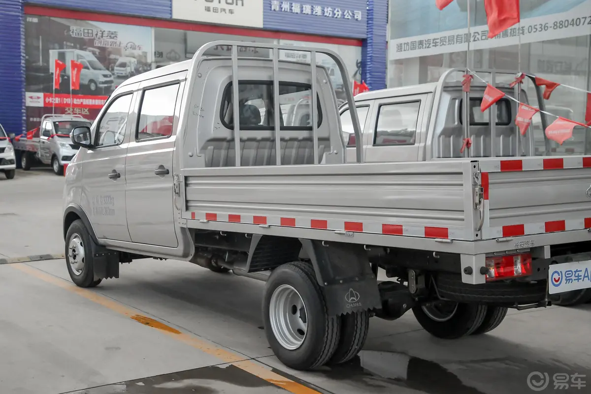新豹T5载货汽车N1 1.5L 双排双后轮 标准版(5.64米长)SC1031NAS6A5 汽油 国Ⅵ外观