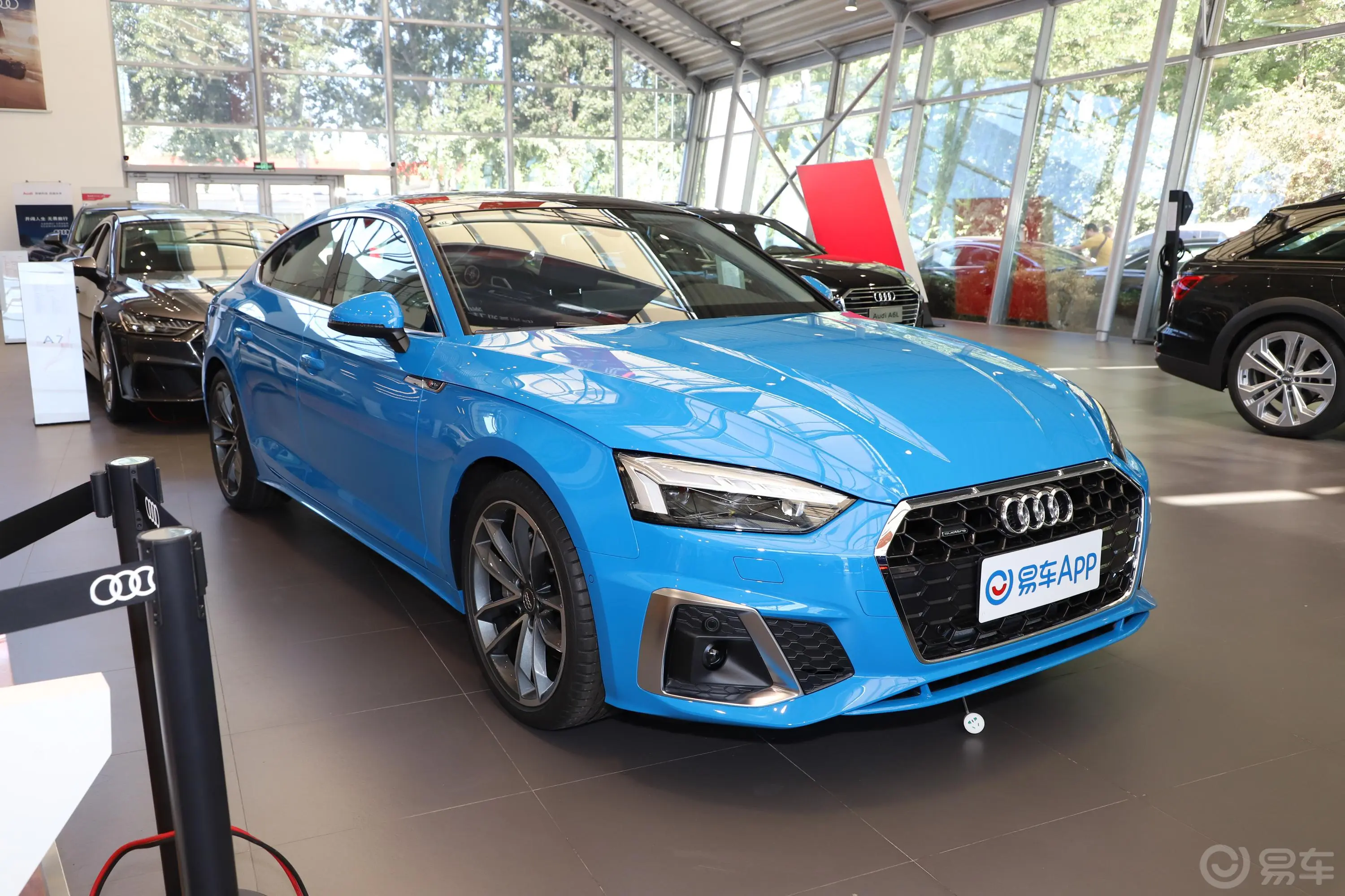 奥迪A5Sportback 45TFSI quattro 臻选动感型侧前45度车头向右水平