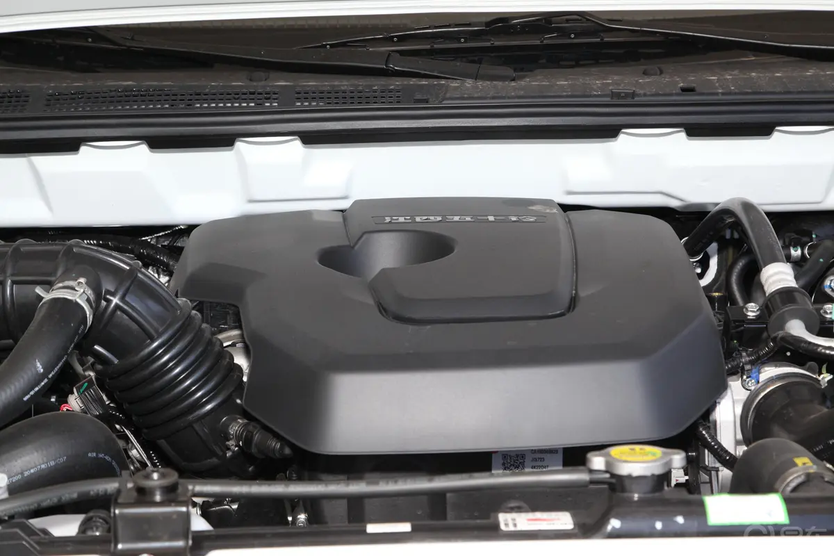 瑞迈2.4T 手动 两驱 长轴舒适版 汽油外观