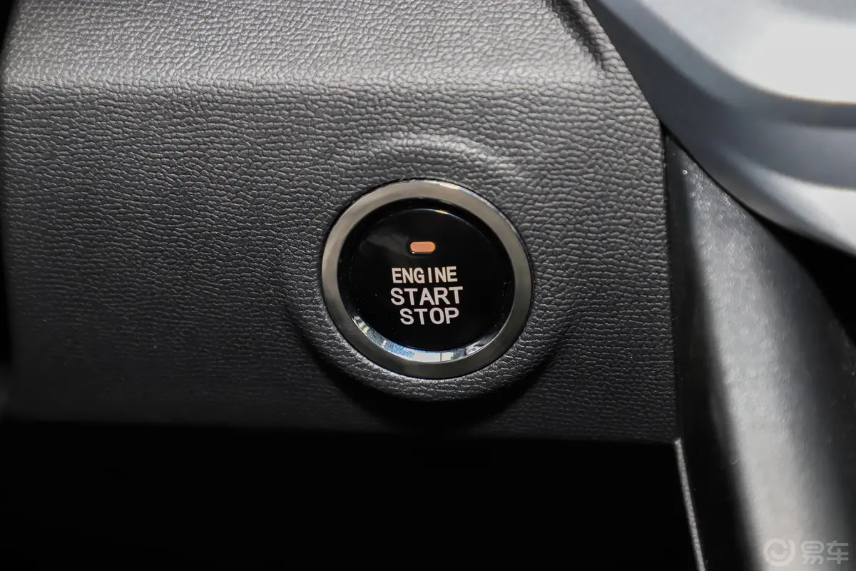 凯程F702.4T 手自一体 四驱 行政版 汽油钥匙孔或一键启动按键