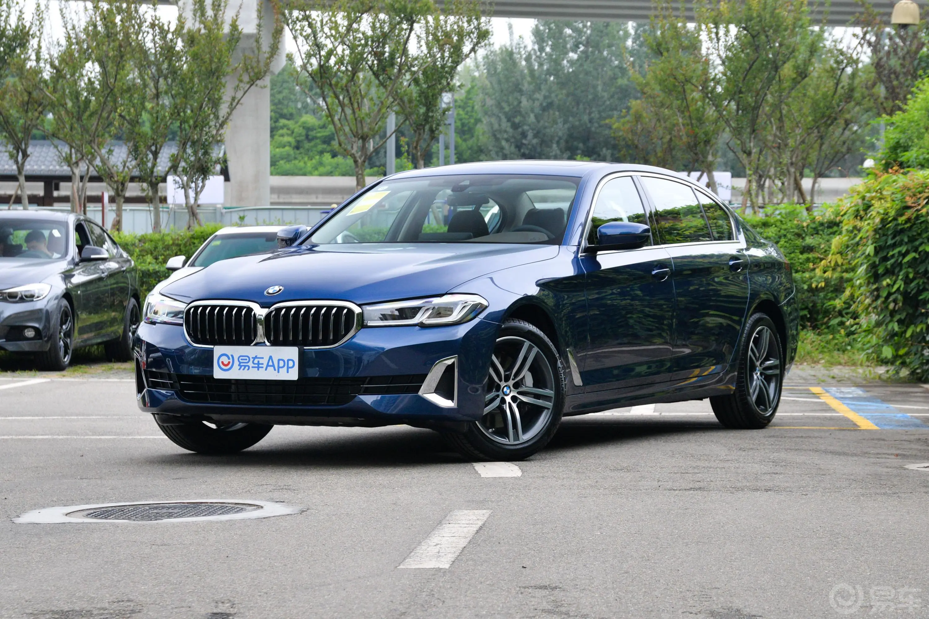 宝马5系530Li 领先型 豪华套装外观