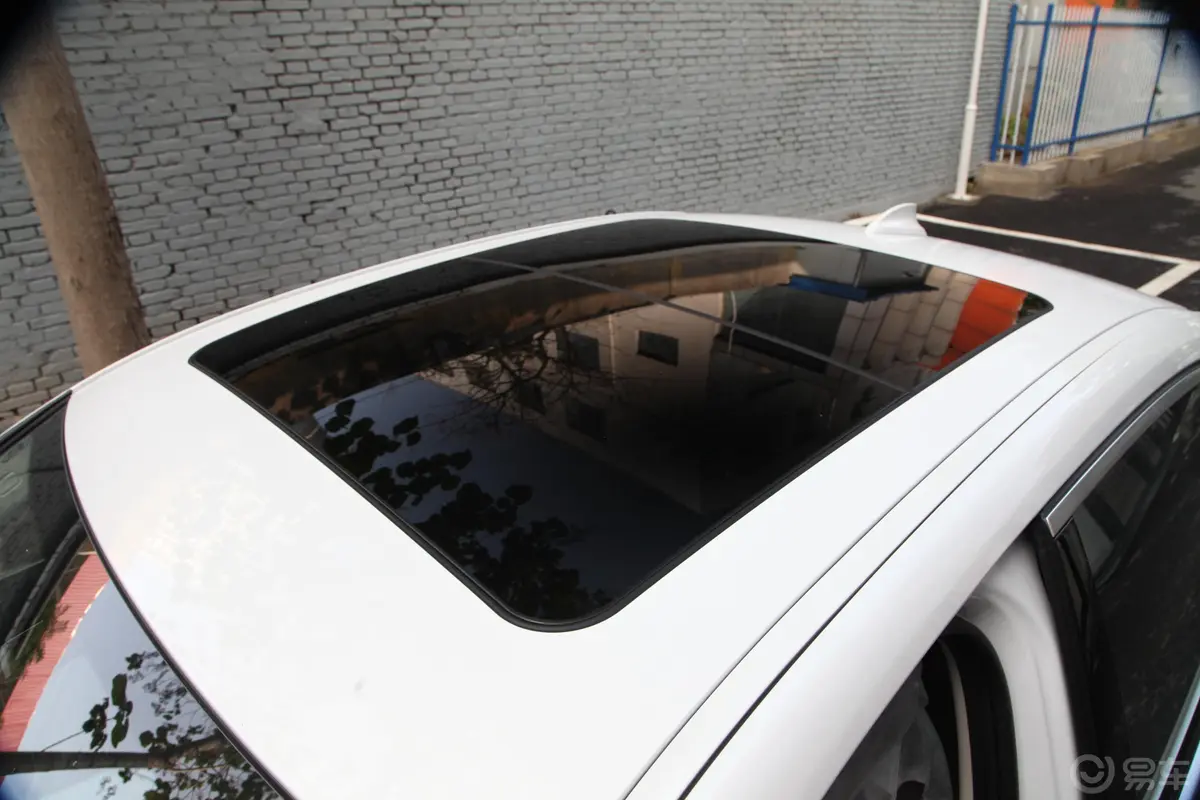 宝马3系325Li xDrive M运动套装天窗