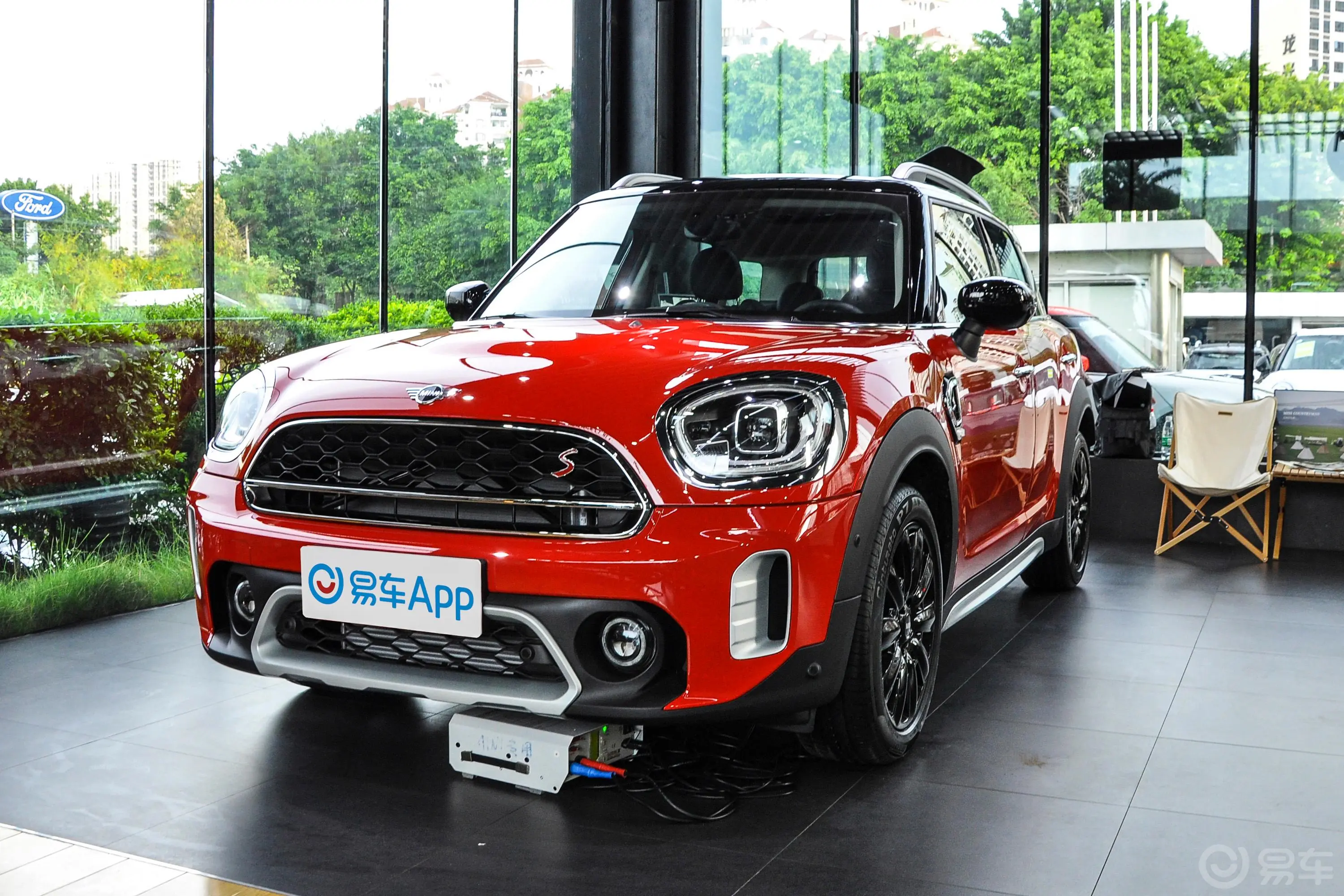 MINI COUNTRYMAN2.0T COOPER S侧前45度车头向左水平