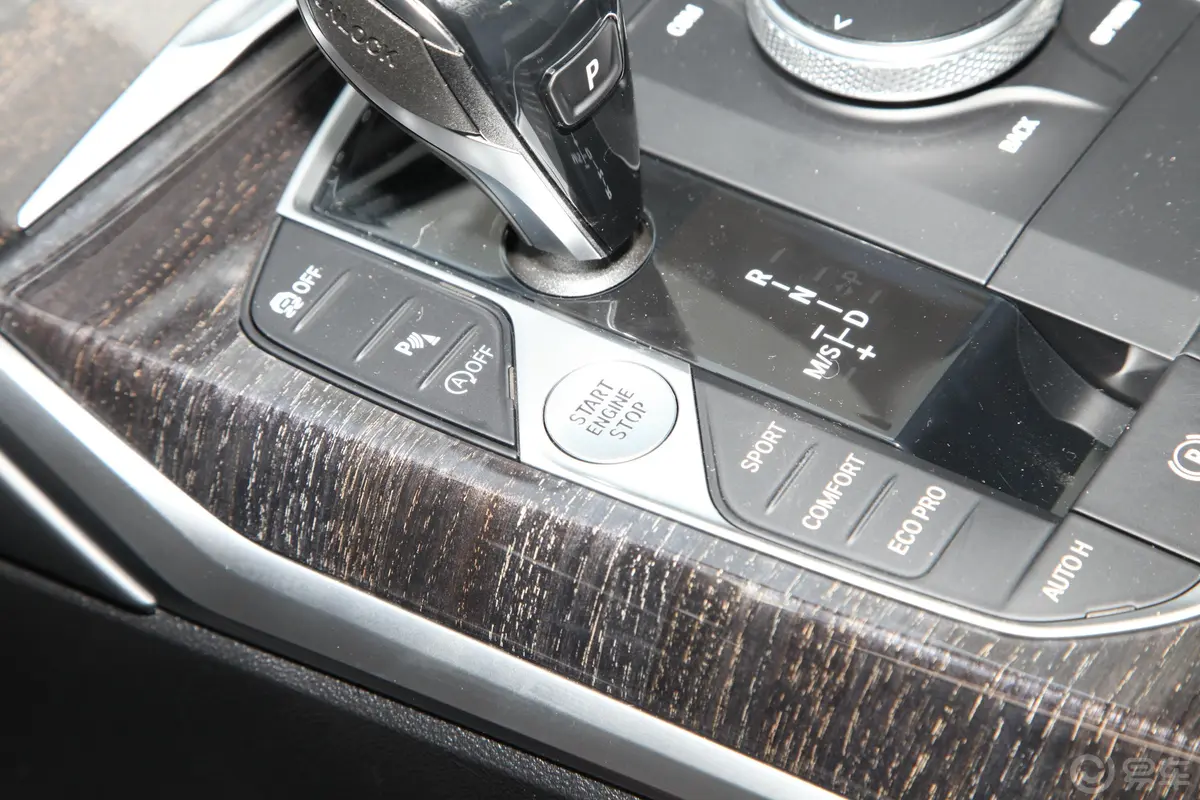 宝马3系325Li xDrive M运动套装钥匙孔或一键启动按键