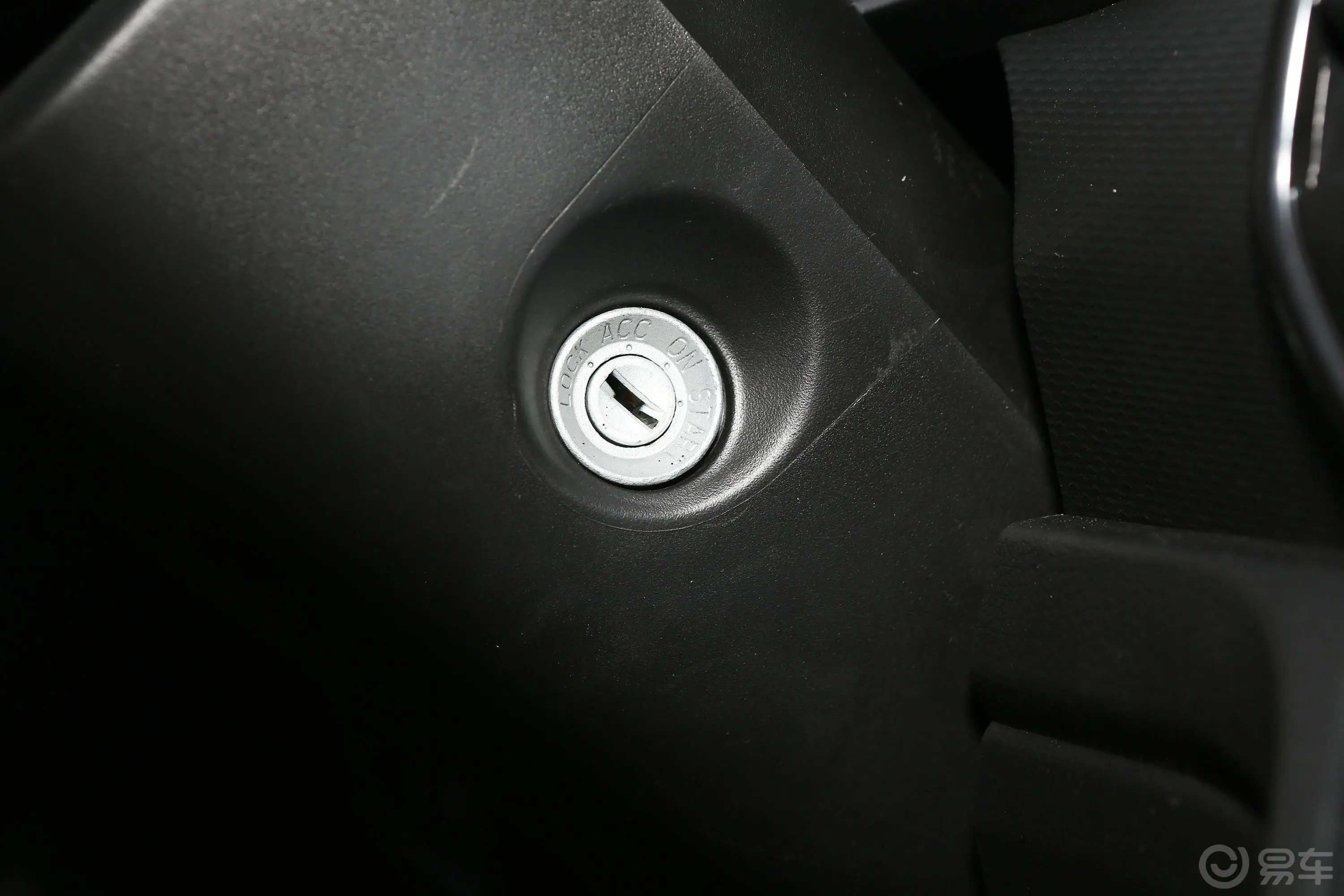 东风小康C561.5L 手动 舒适型Ⅰ钥匙孔或一键启动按键