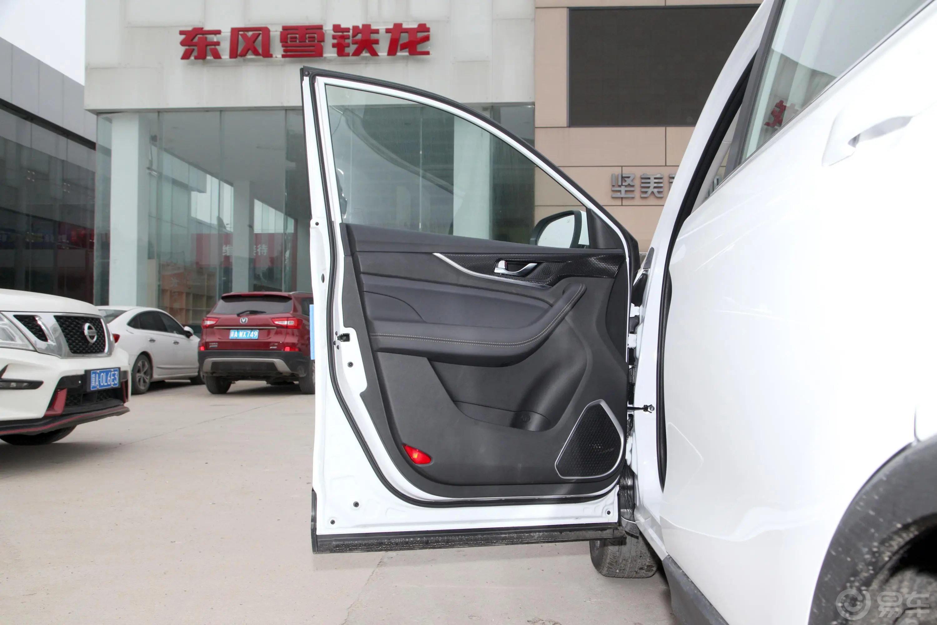 长安欧尚科赛Pro1.5T 自动 旗舰型驾驶员侧前车门